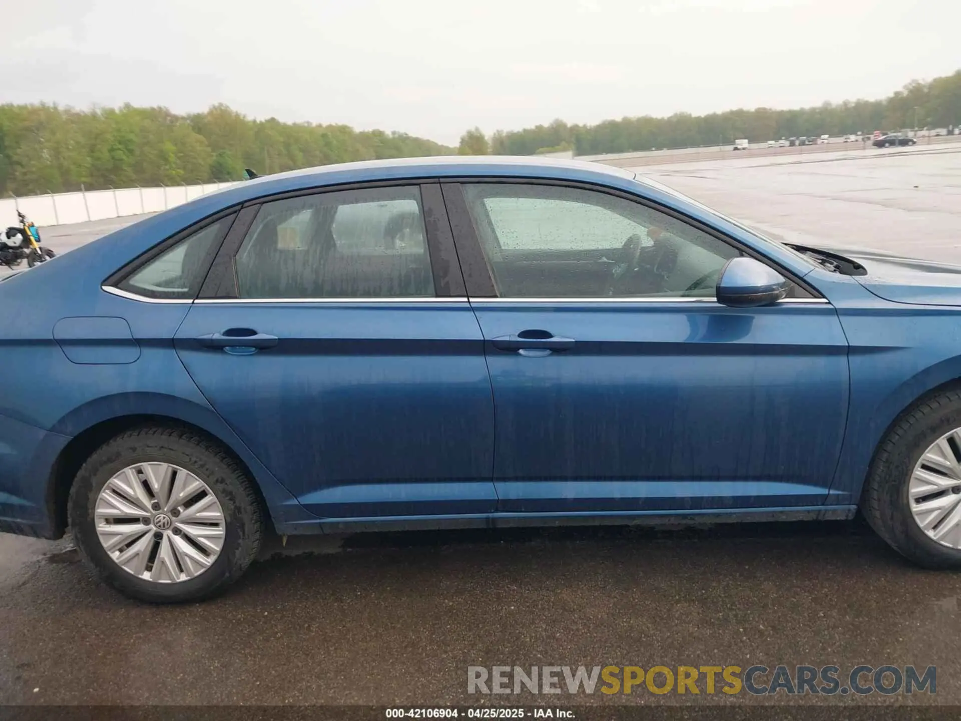 13 Photograph of a damaged car 3VWCB7BUXKM180195 VOLKSWAGEN JETTA 2019