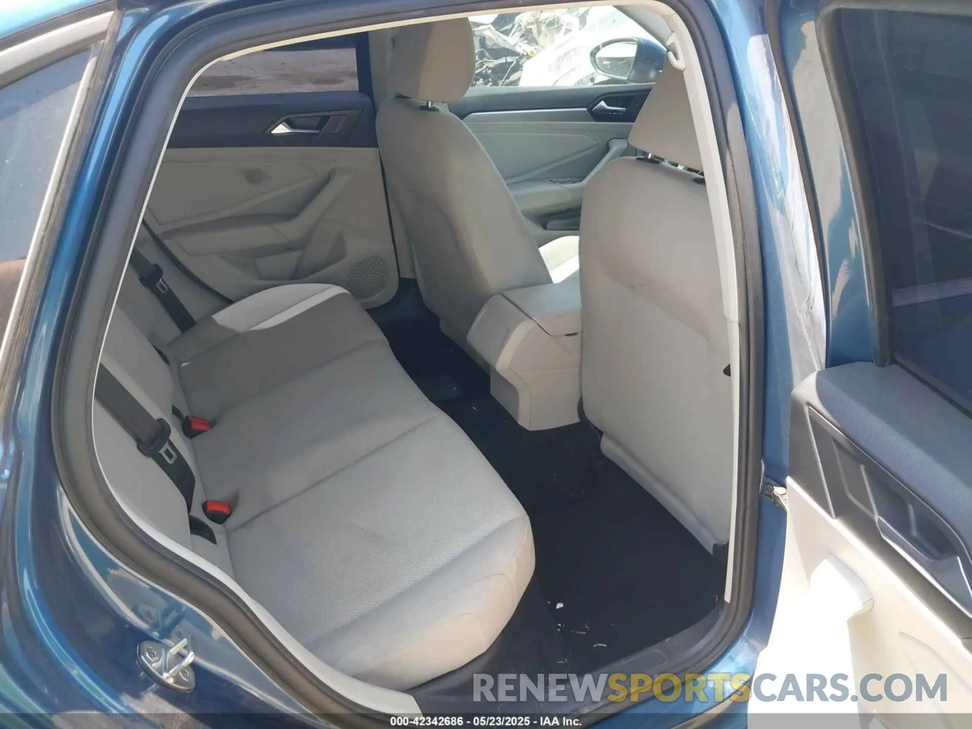 8 Photograph of a damaged car 3VWCB7BUXKM202289 VOLKSWAGEN JETTA 2019