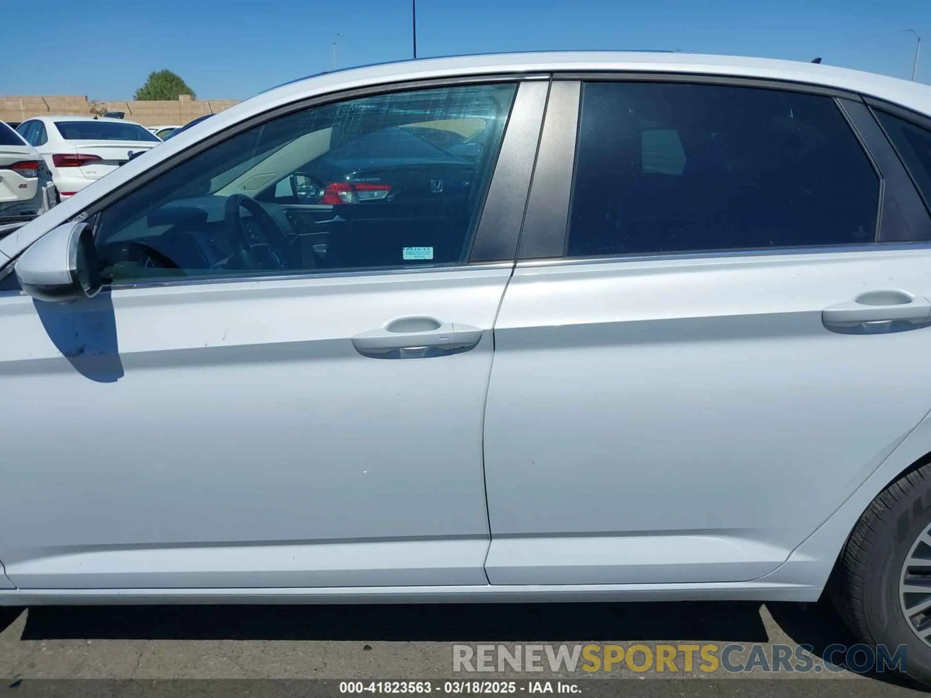 14 Photograph of a damaged car 3VWE57BU0KM118403 VOLKSWAGEN JETTA 2019