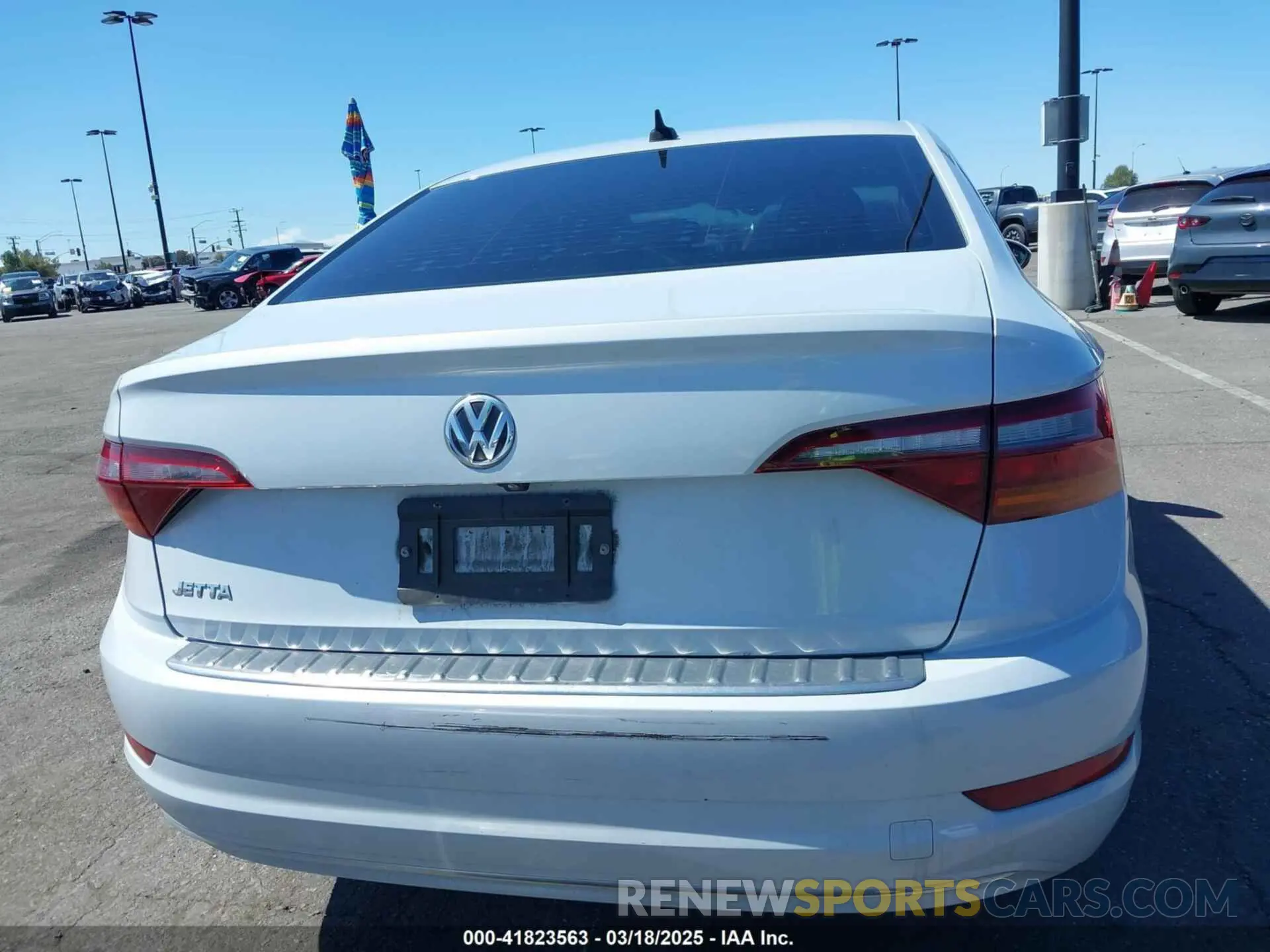 16 Photograph of a damaged car 3VWE57BU0KM118403 VOLKSWAGEN JETTA 2019