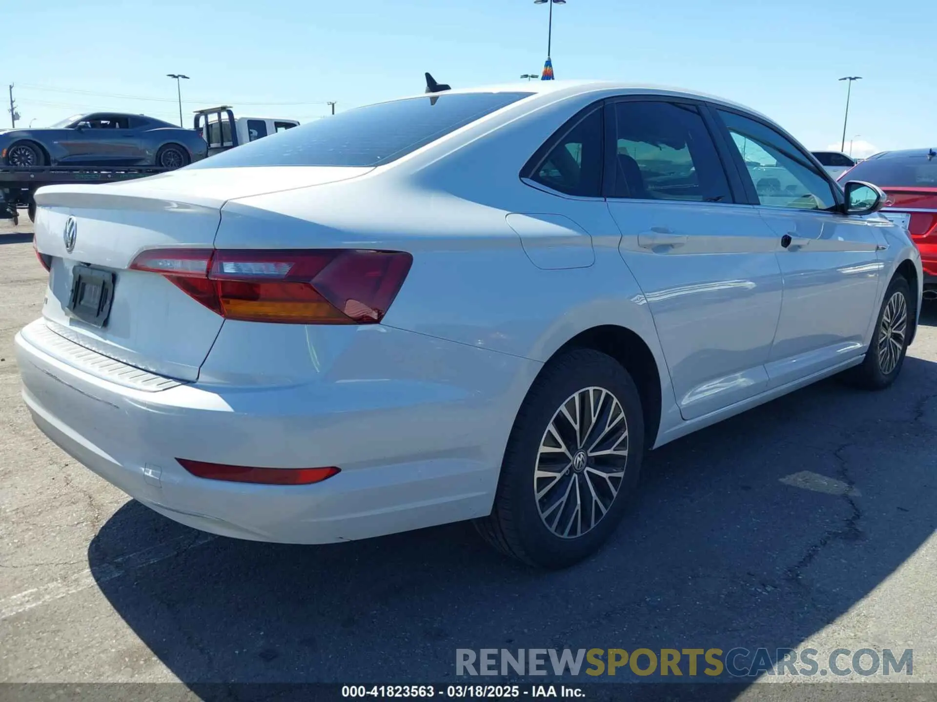 4 Photograph of a damaged car 3VWE57BU0KM118403 VOLKSWAGEN JETTA 2019