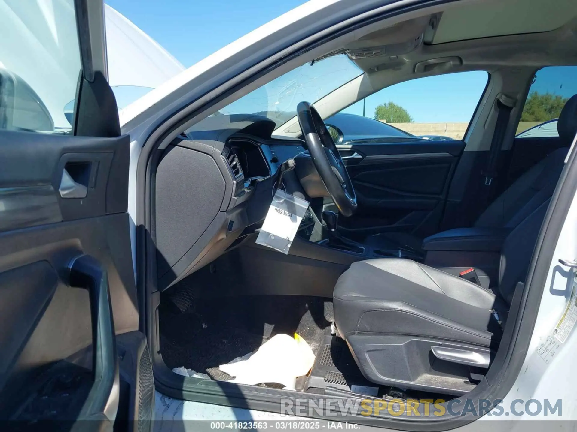 5 Photograph of a damaged car 3VWE57BU0KM118403 VOLKSWAGEN JETTA 2019