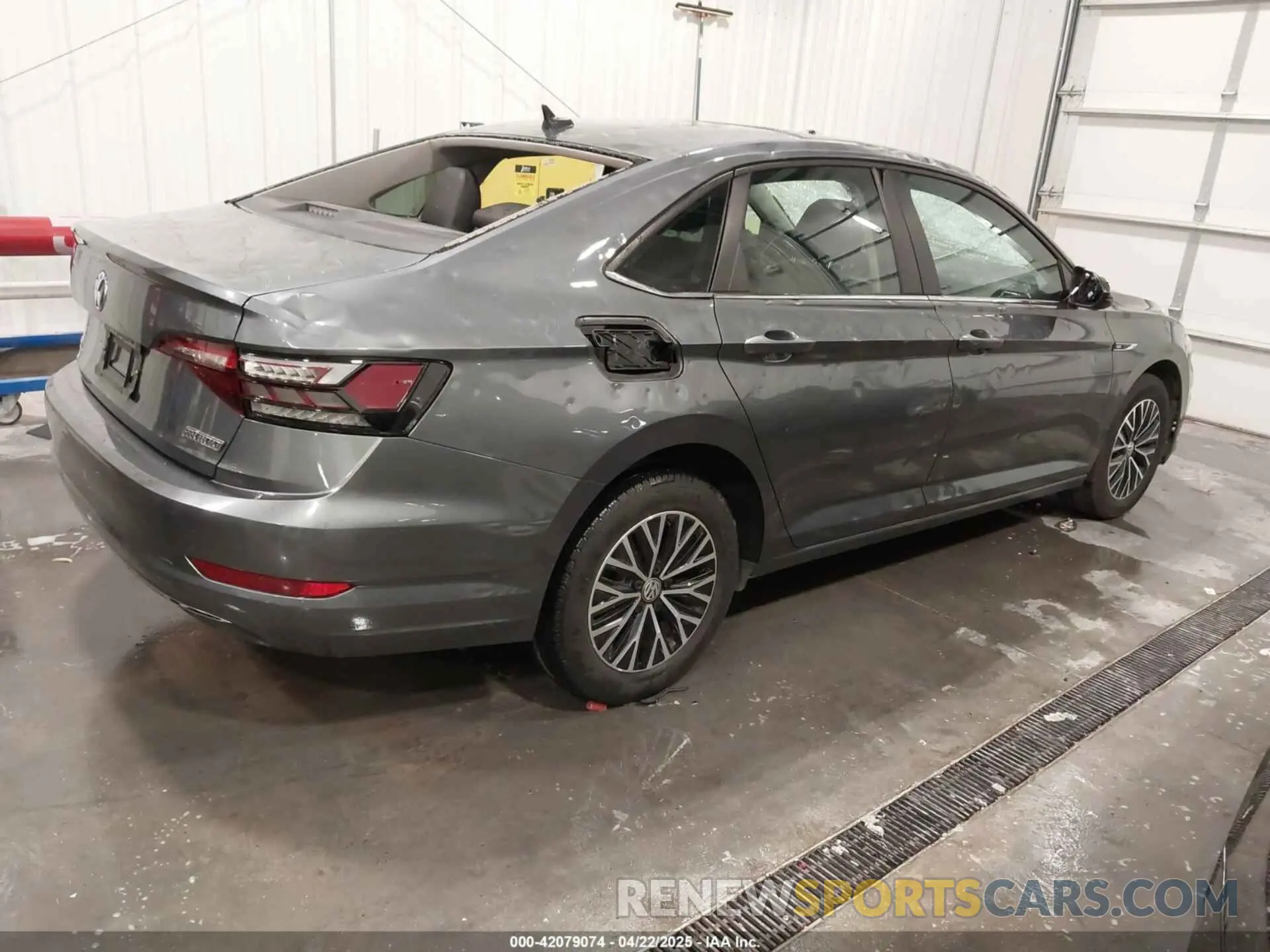 4 Photograph of a damaged car 3VWE57BU0KM236614 VOLKSWAGEN JETTA 2019
