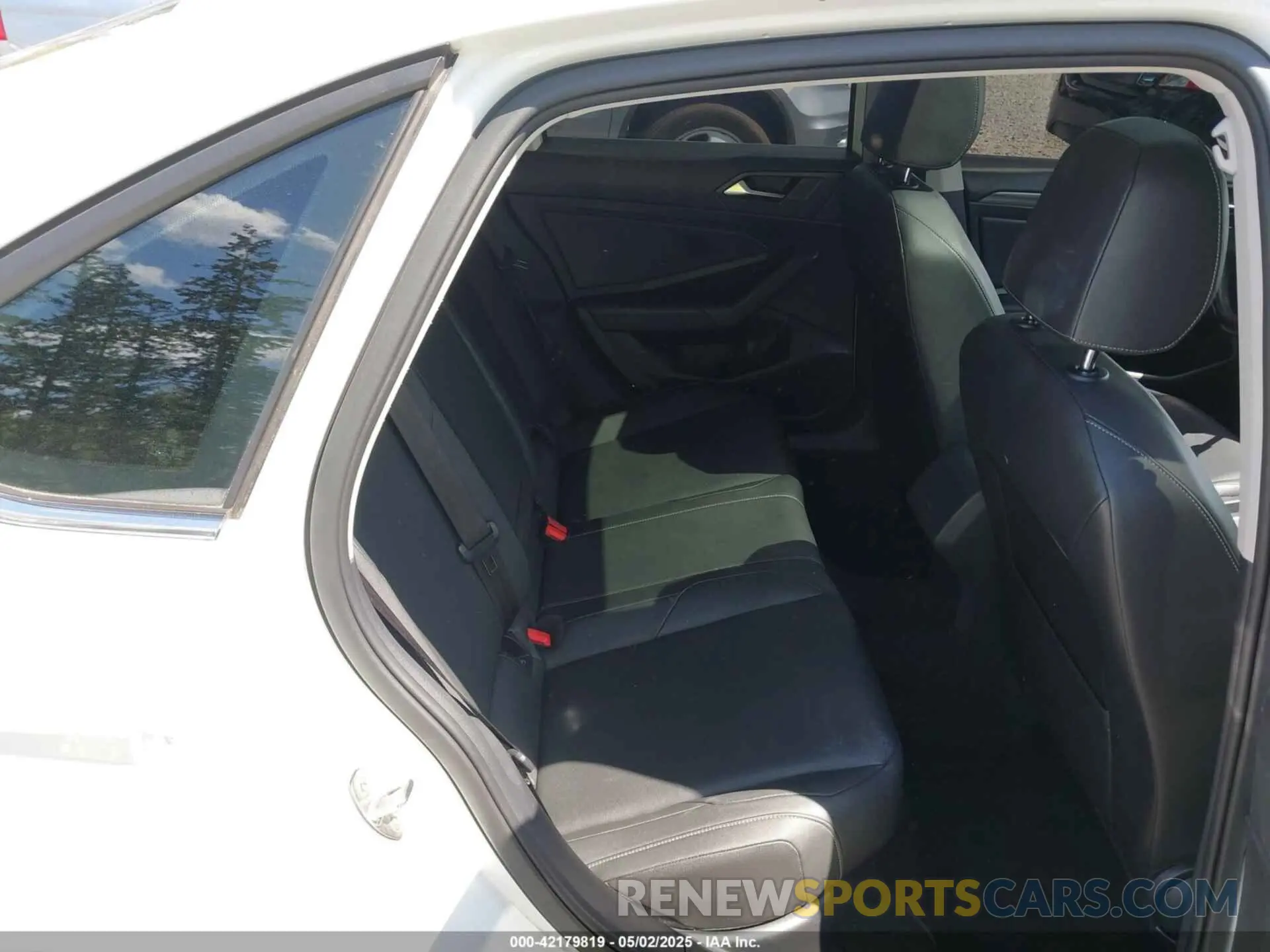 8 Photograph of a damaged car 3VWE57BU1KM111170 VOLKSWAGEN JETTA 2019