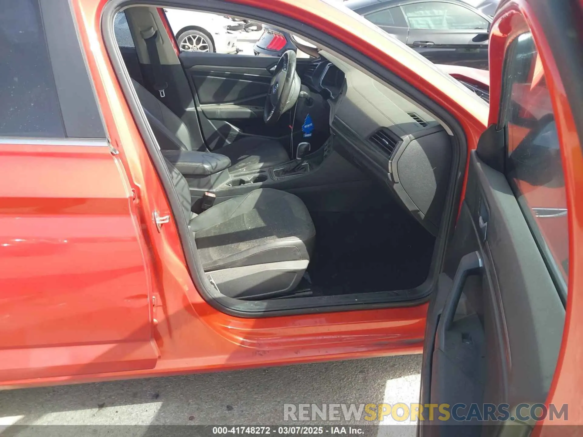 5 Photograph of a damaged car 3VWE57BU4KM110398 VOLKSWAGEN JETTA 2019
