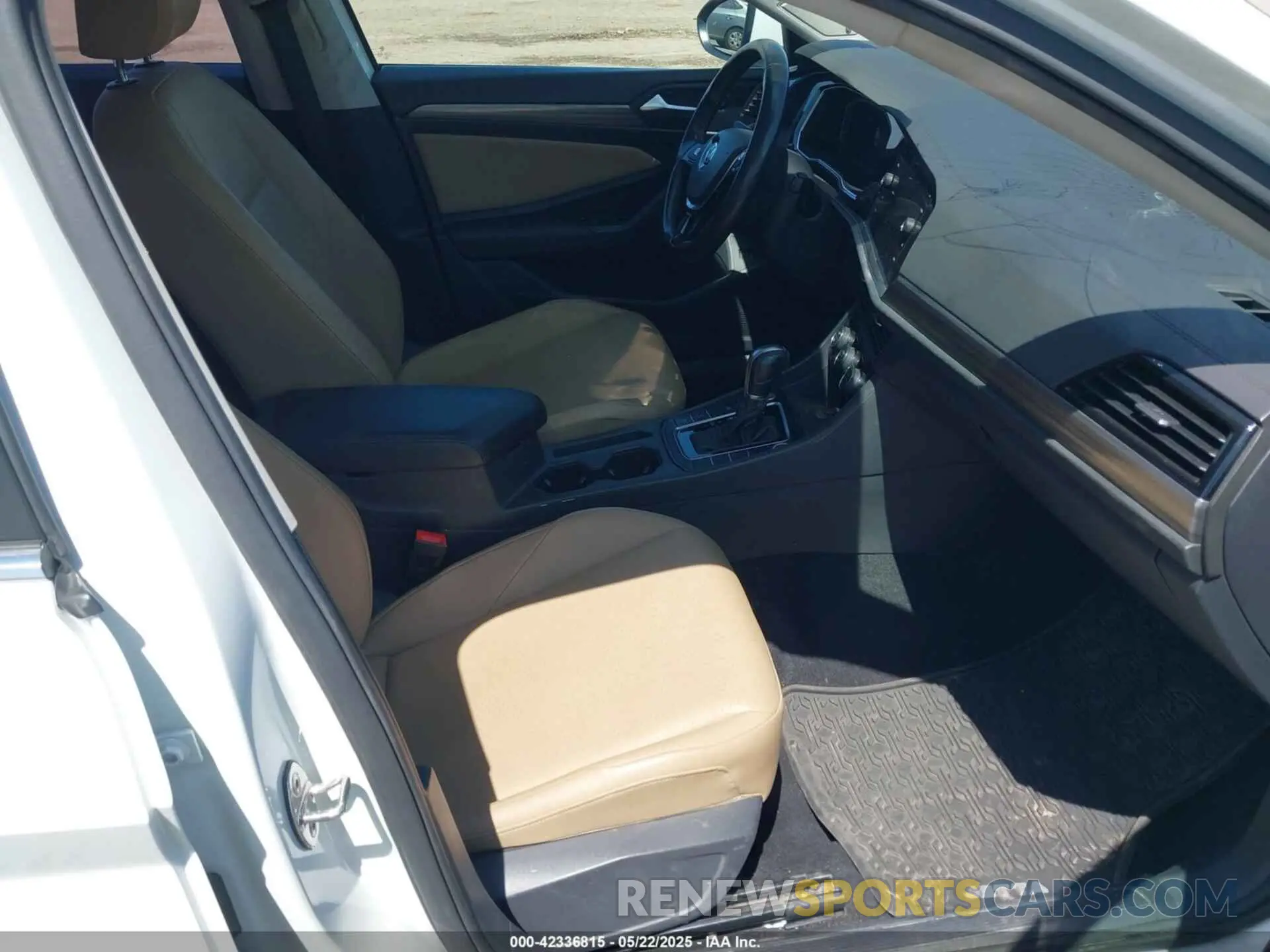 5 Photograph of a damaged car 3VWE57BU5KM078898 VOLKSWAGEN JETTA 2019