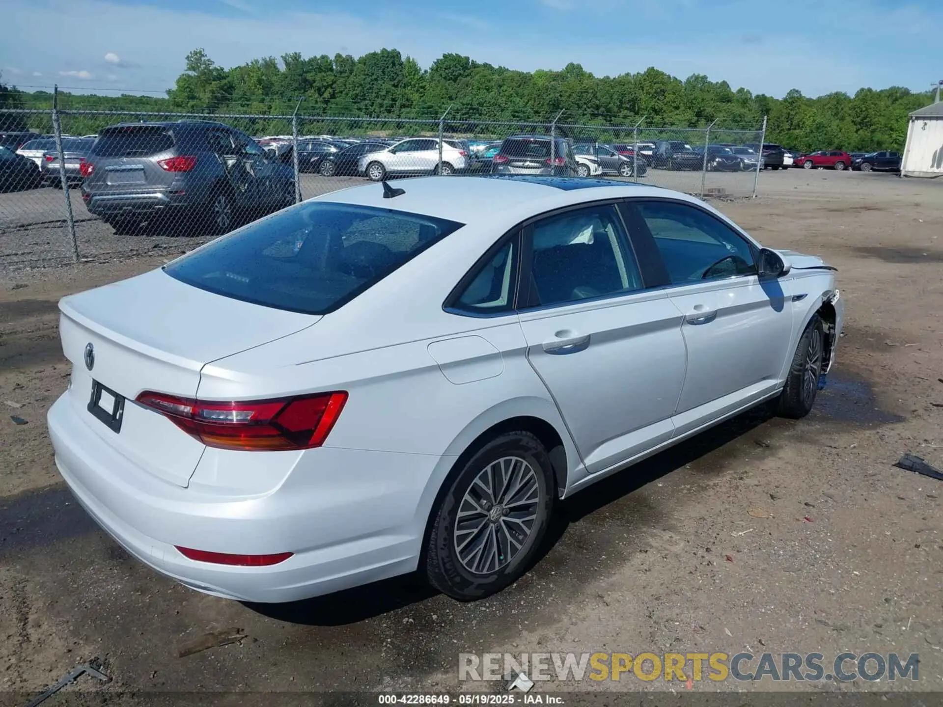 4 Photograph of a damaged car 3VWE57BU6KM063035 VOLKSWAGEN JETTA 2019