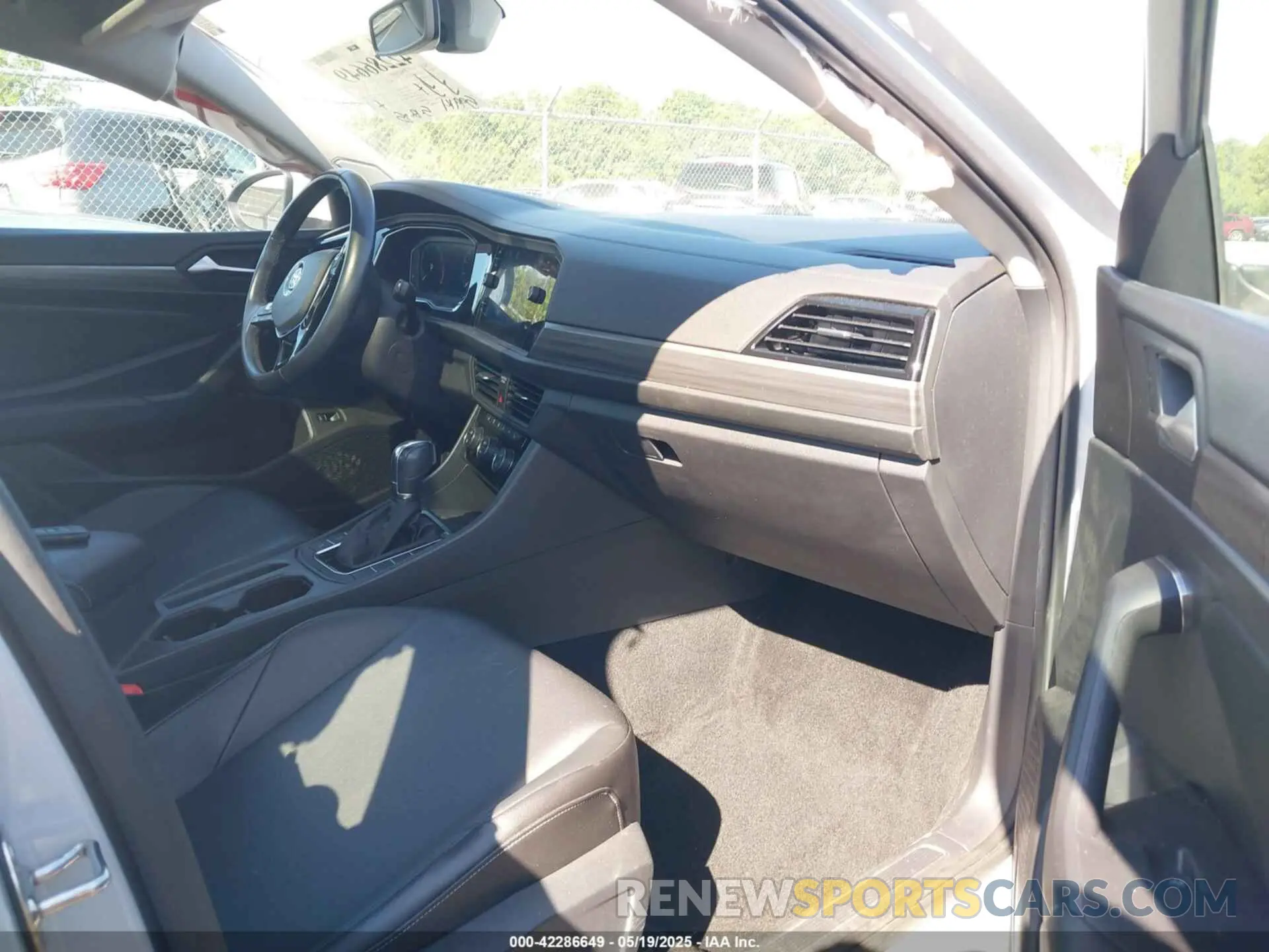 5 Photograph of a damaged car 3VWE57BU6KM063035 VOLKSWAGEN JETTA 2019