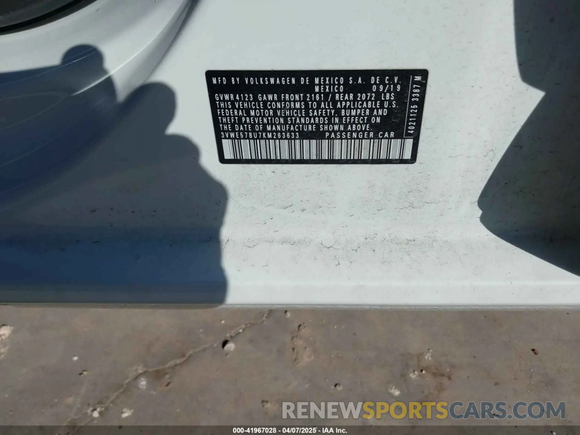 9 Photograph of a damaged car 3VWE57BU7KM263633 VOLKSWAGEN JETTA 2019