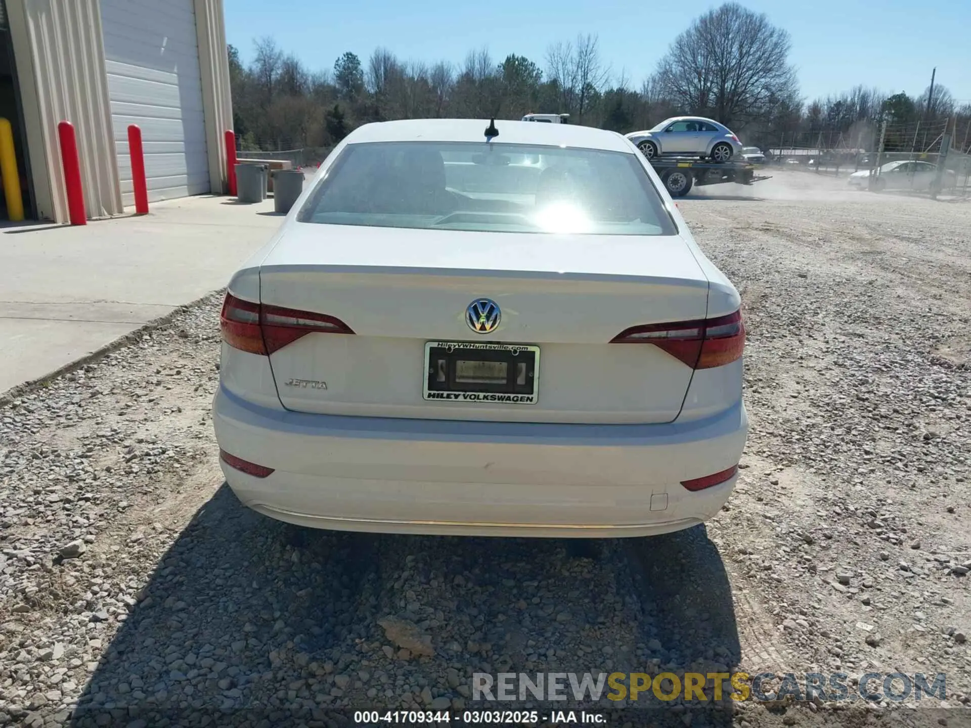 17 Photograph of a damaged car 3VWE57BU8KM091631 VOLKSWAGEN JETTA 2019