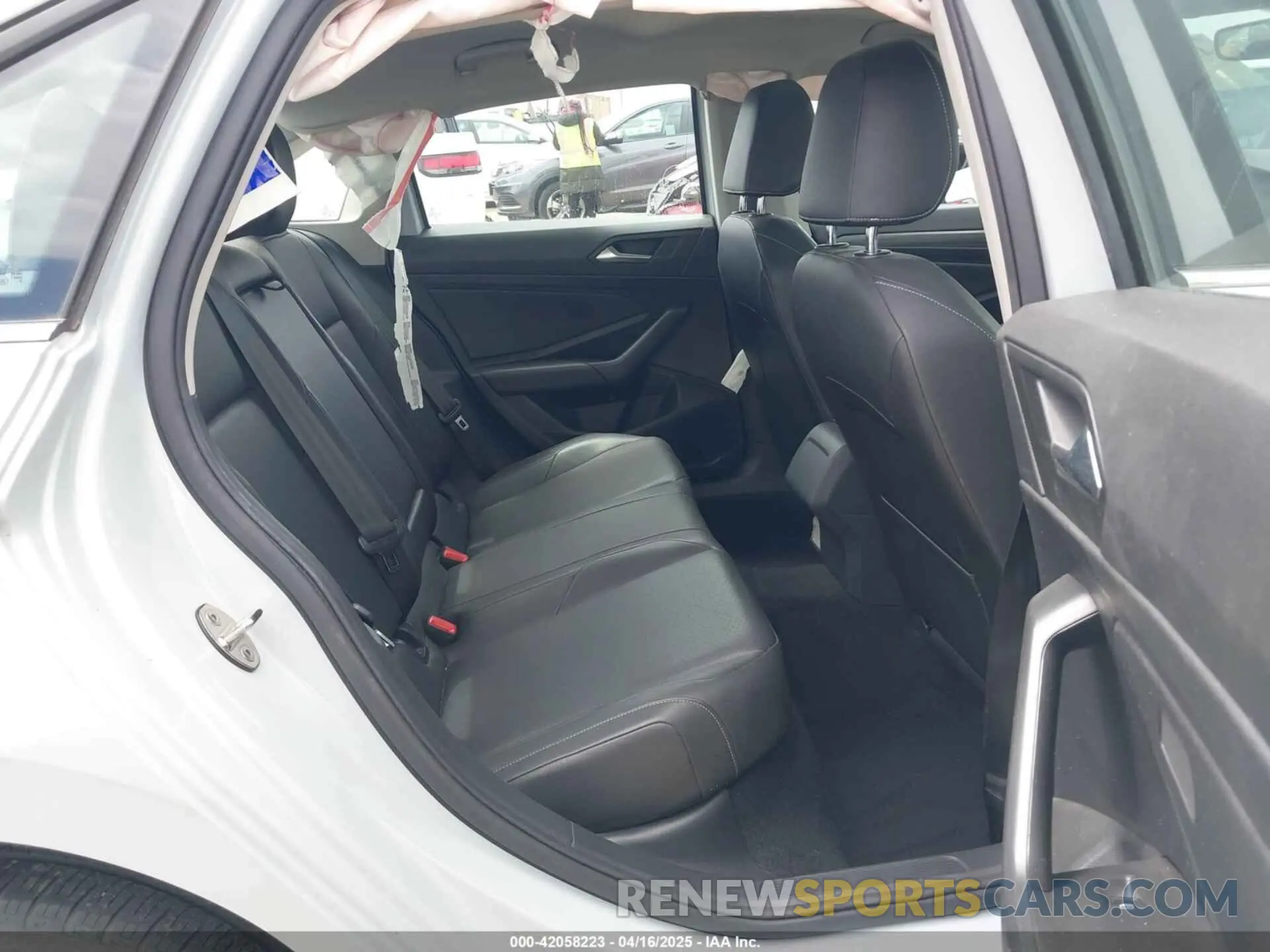 8 Photograph of a damaged car 3VWE57BUXKM063071 VOLKSWAGEN JETTA 2019