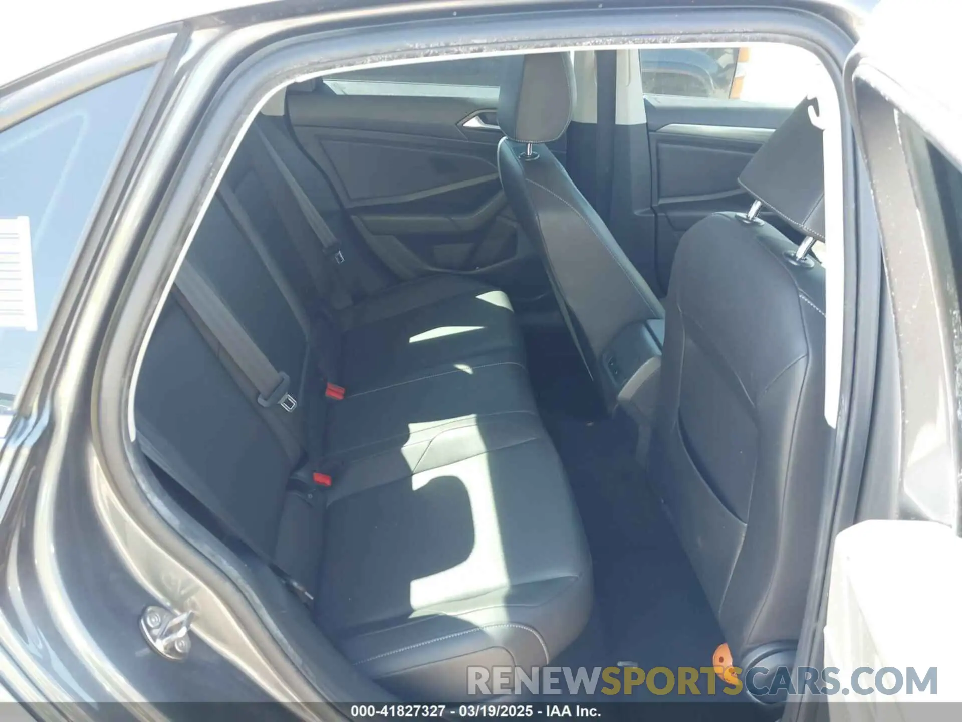 8 Photograph of a damaged car 3VWE57BUXKM242727 VOLKSWAGEN JETTA 2019