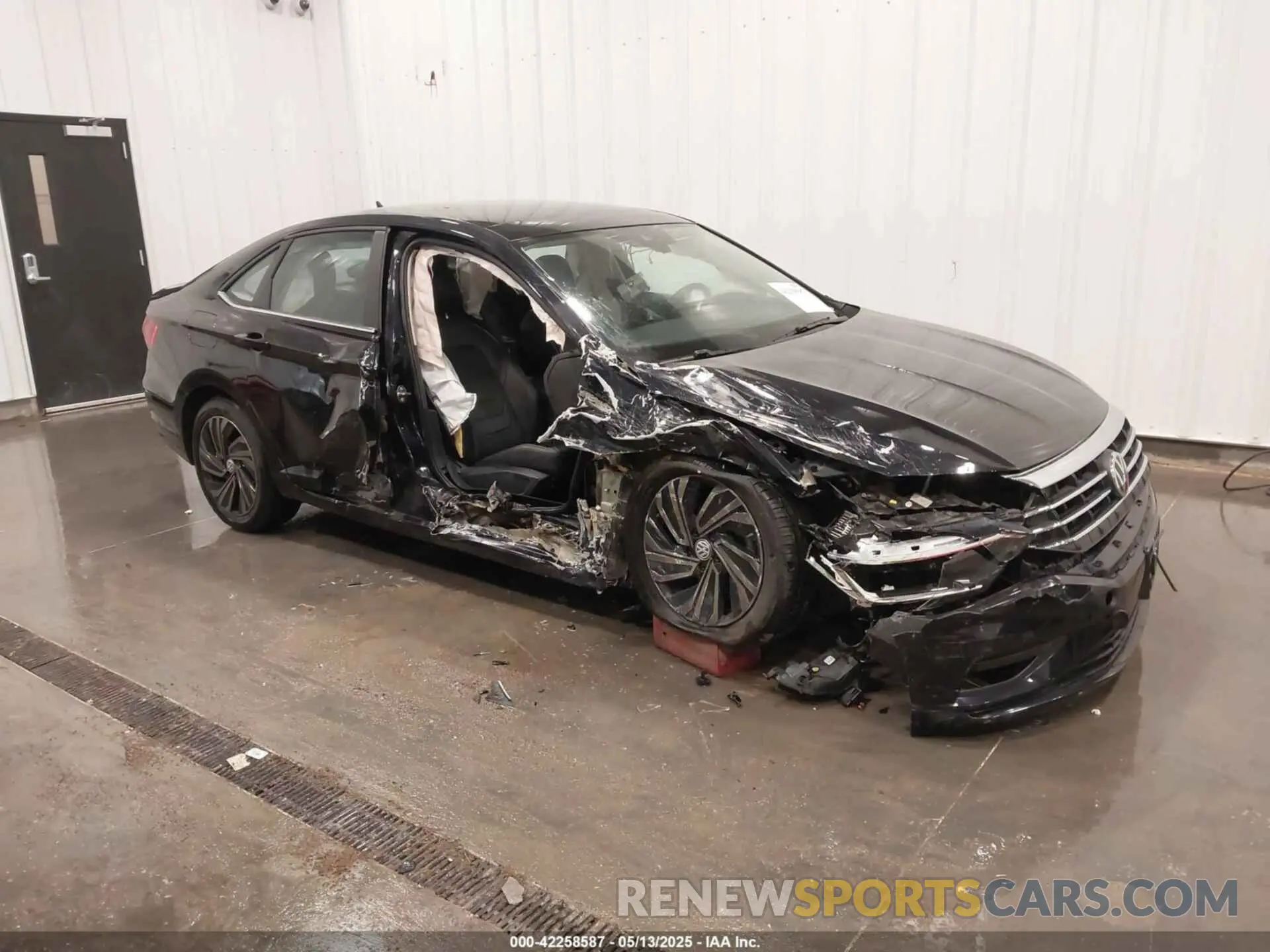 1 Photograph of a damaged car 3VWG57BU9KM005512 VOLKSWAGEN JETTA 2019