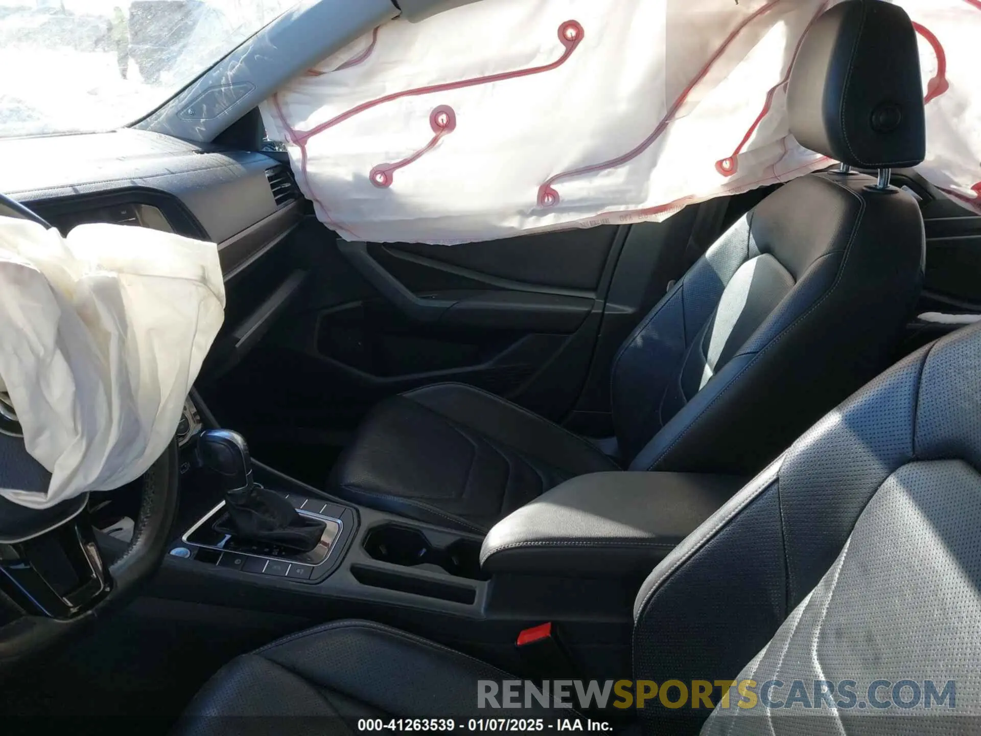 5 Photograph of a damaged car 3VWG57BU9KM068495 VOLKSWAGEN JETTA 2019
