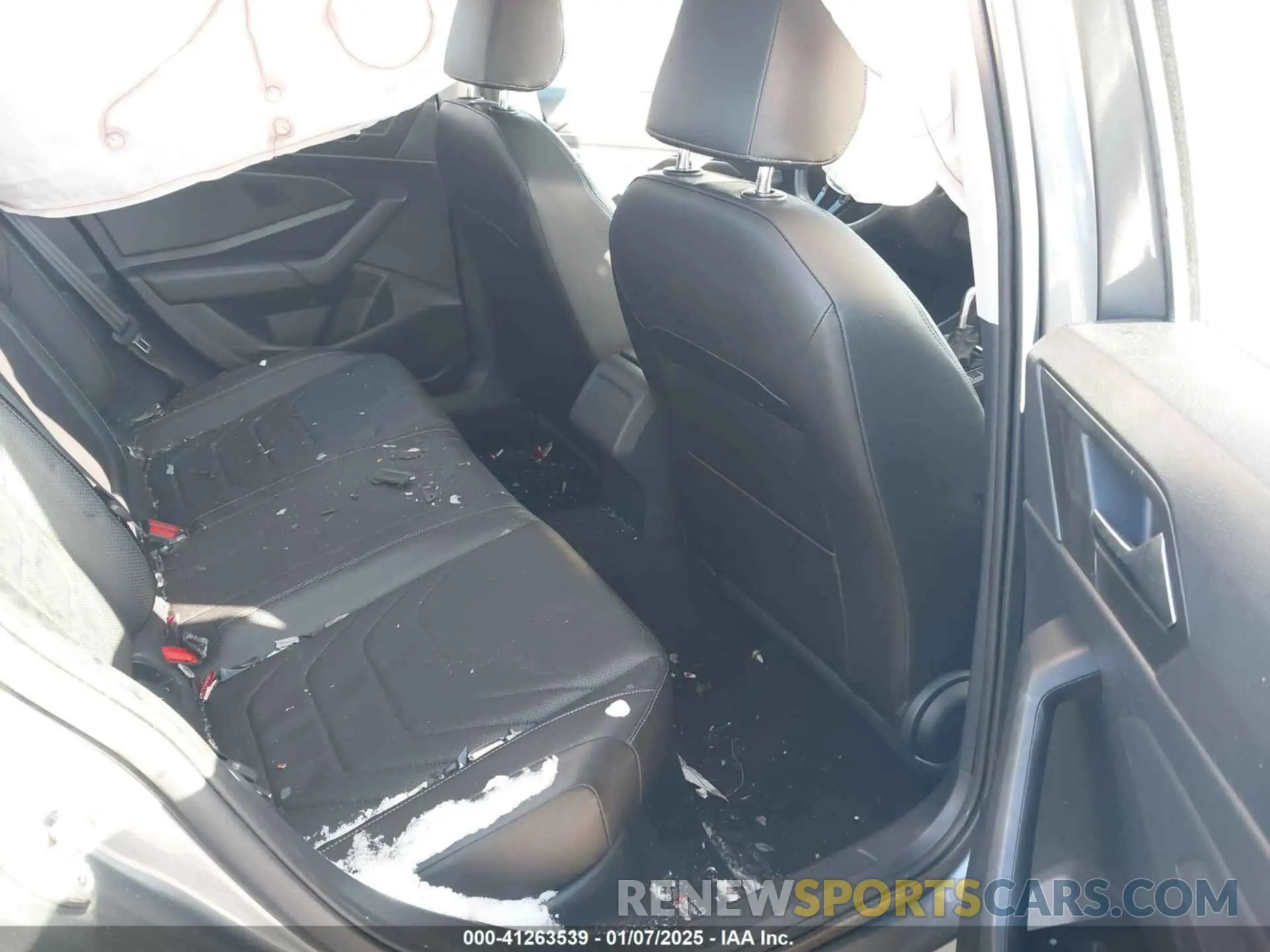 8 Photograph of a damaged car 3VWG57BU9KM068495 VOLKSWAGEN JETTA 2019