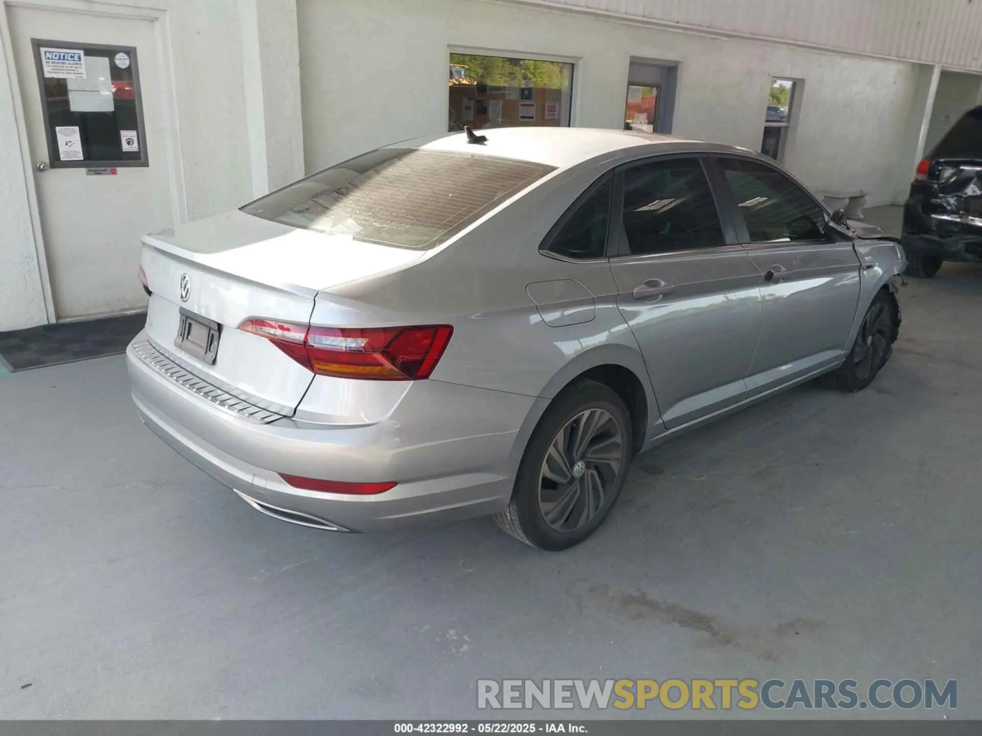 4 Photograph of a damaged car 3VWG57BUXKM219442 VOLKSWAGEN JETTA 2019
