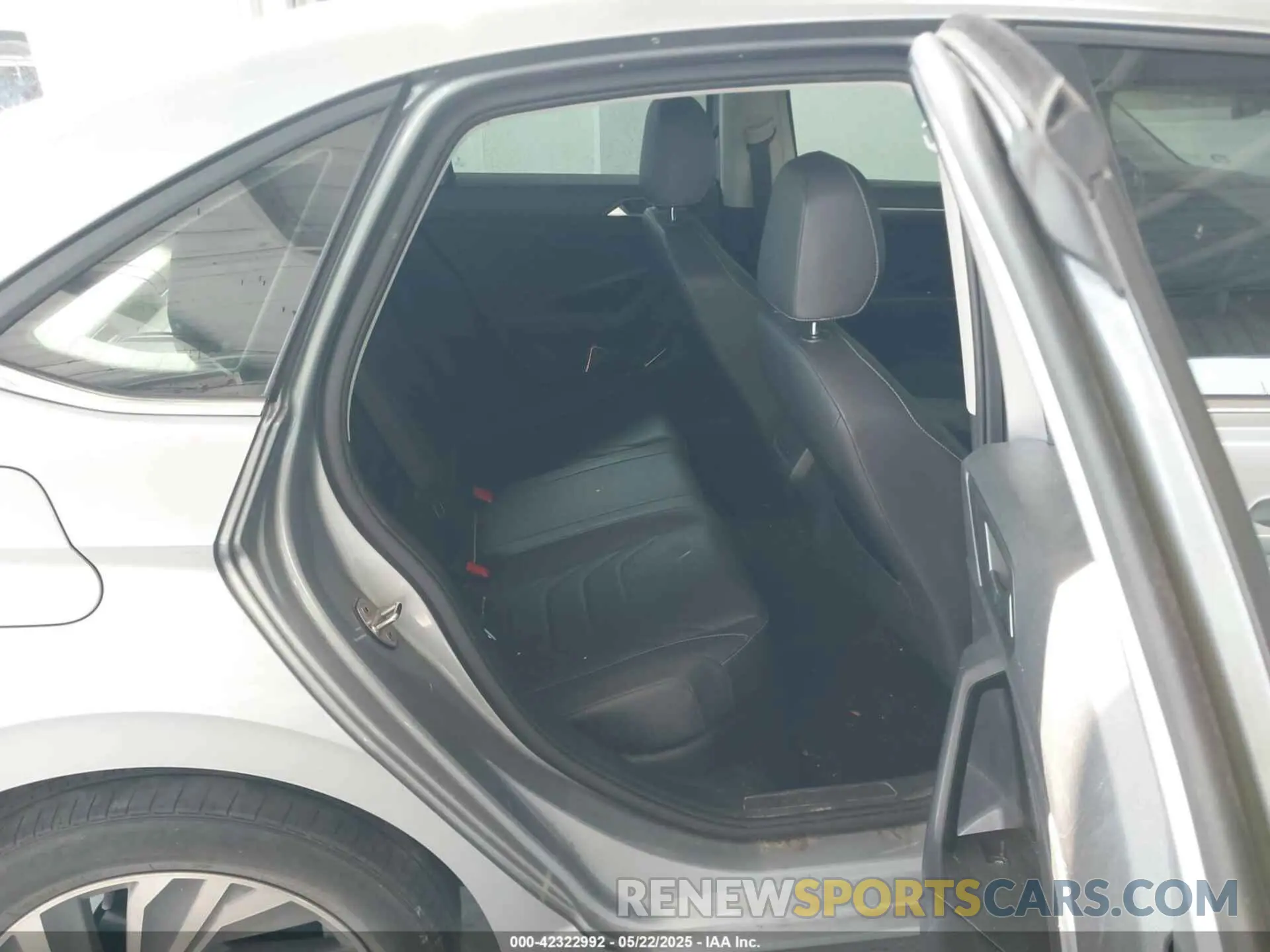 8 Photograph of a damaged car 3VWG57BUXKM219442 VOLKSWAGEN JETTA 2019