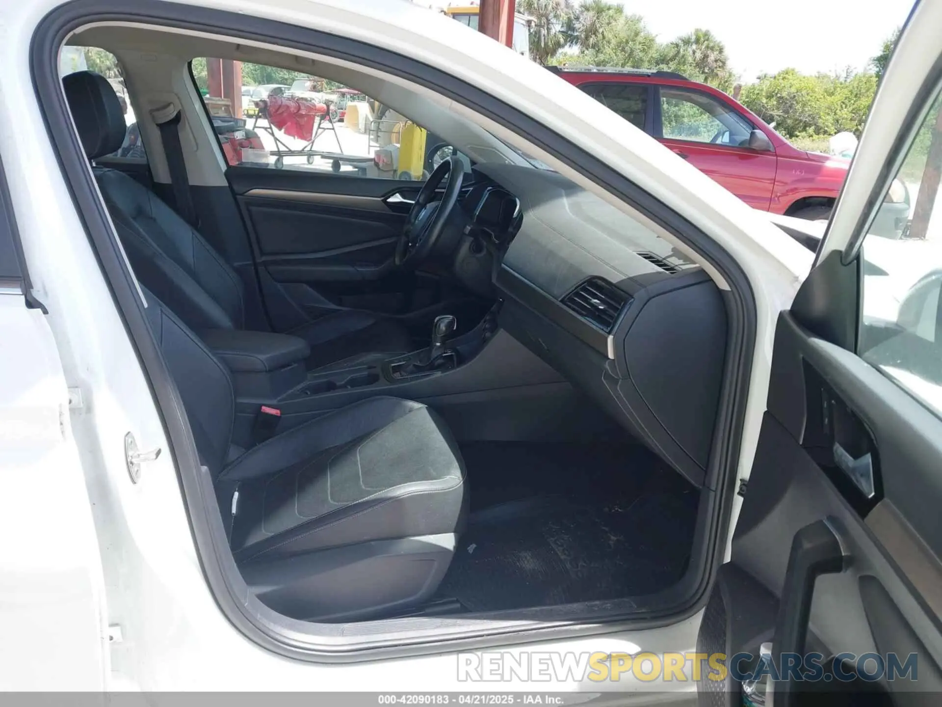 5 Photograph of a damaged car 3VWGB7BU6KM168451 VOLKSWAGEN JETTA 2019