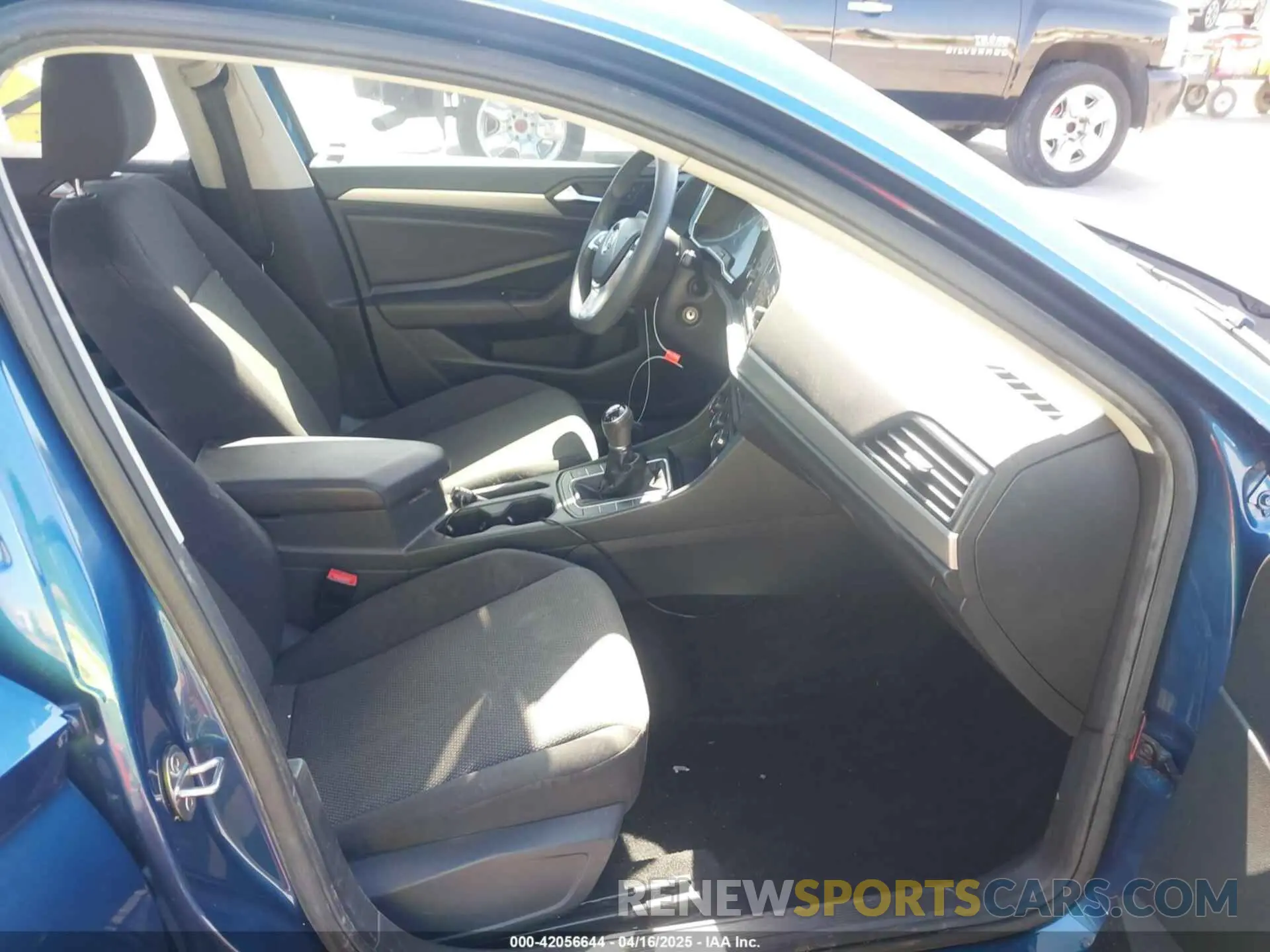 5 Photograph of a damaged car 3VWN57BU1KM038009 VOLKSWAGEN JETTA 2019