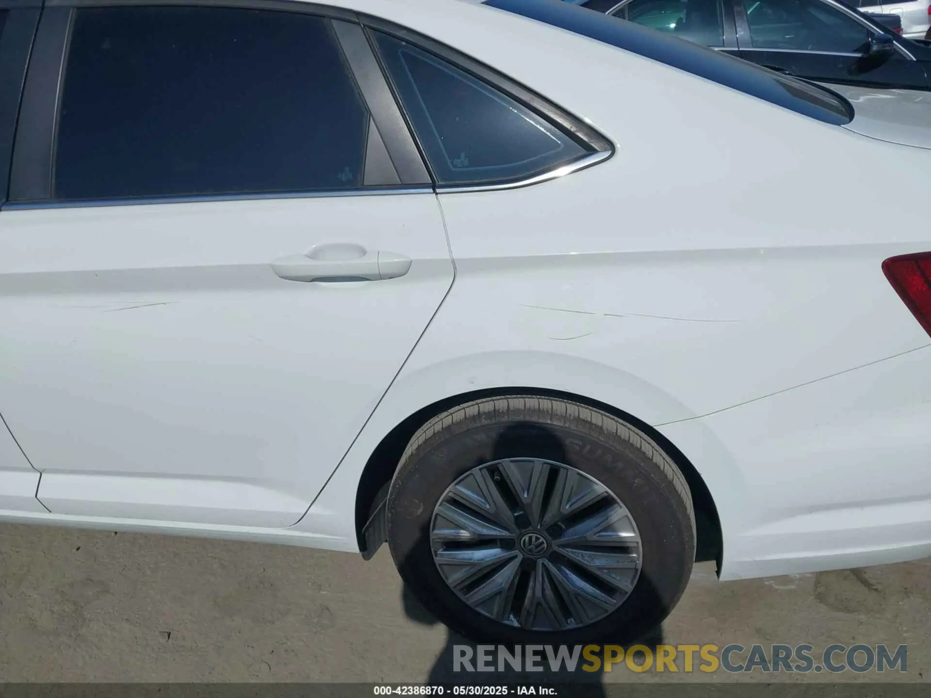 18 Photograph of a damaged car 3VWN57BU4KM177874 VOLKSWAGEN JETTA 2019