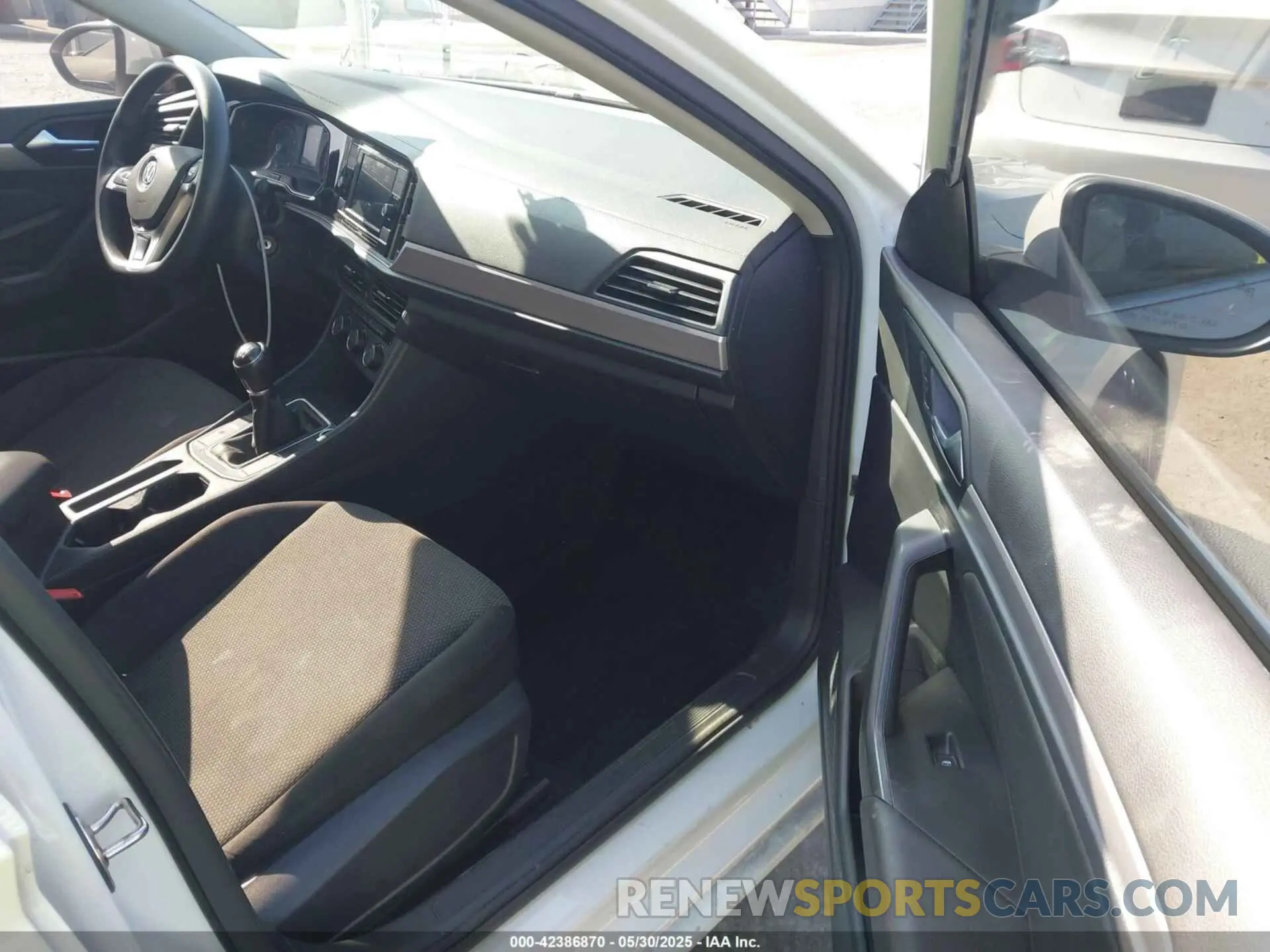 5 Photograph of a damaged car 3VWN57BU4KM177874 VOLKSWAGEN JETTA 2019