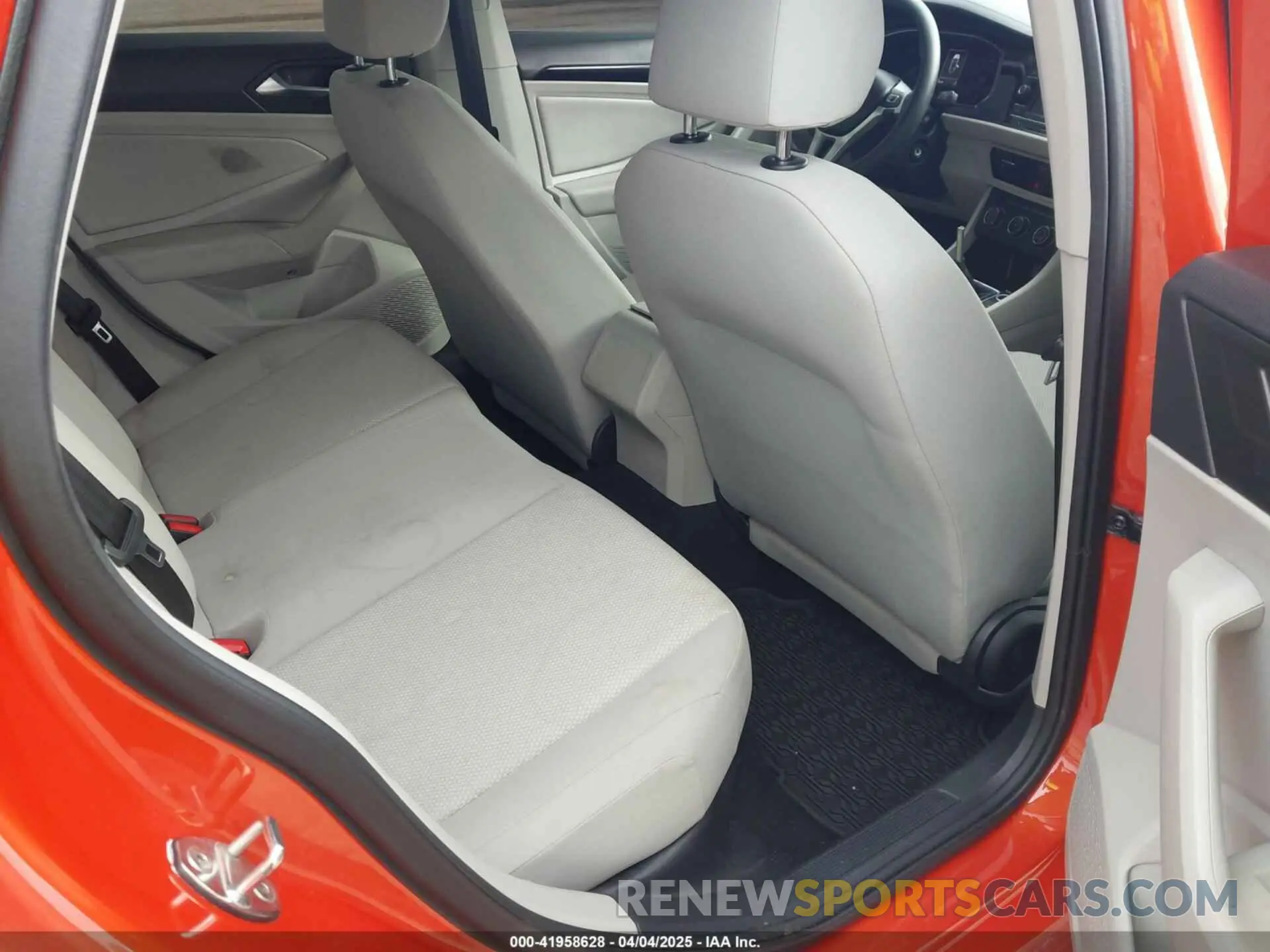 8 Photograph of a damaged car 3VWN57BU4KM211294 VOLKSWAGEN JETTA 2019