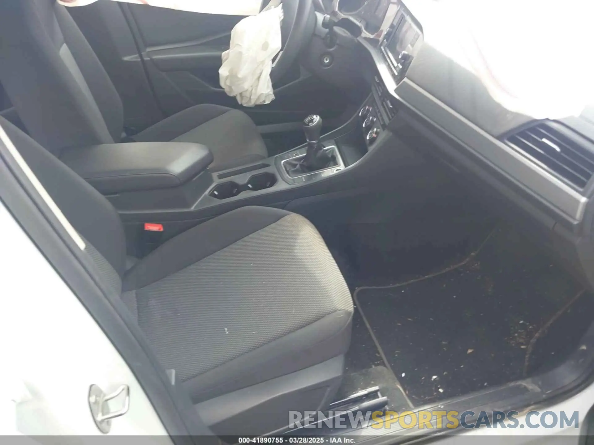5 Photograph of a damaged car 3VWN57BU6KM114839 VOLKSWAGEN JETTA 2019