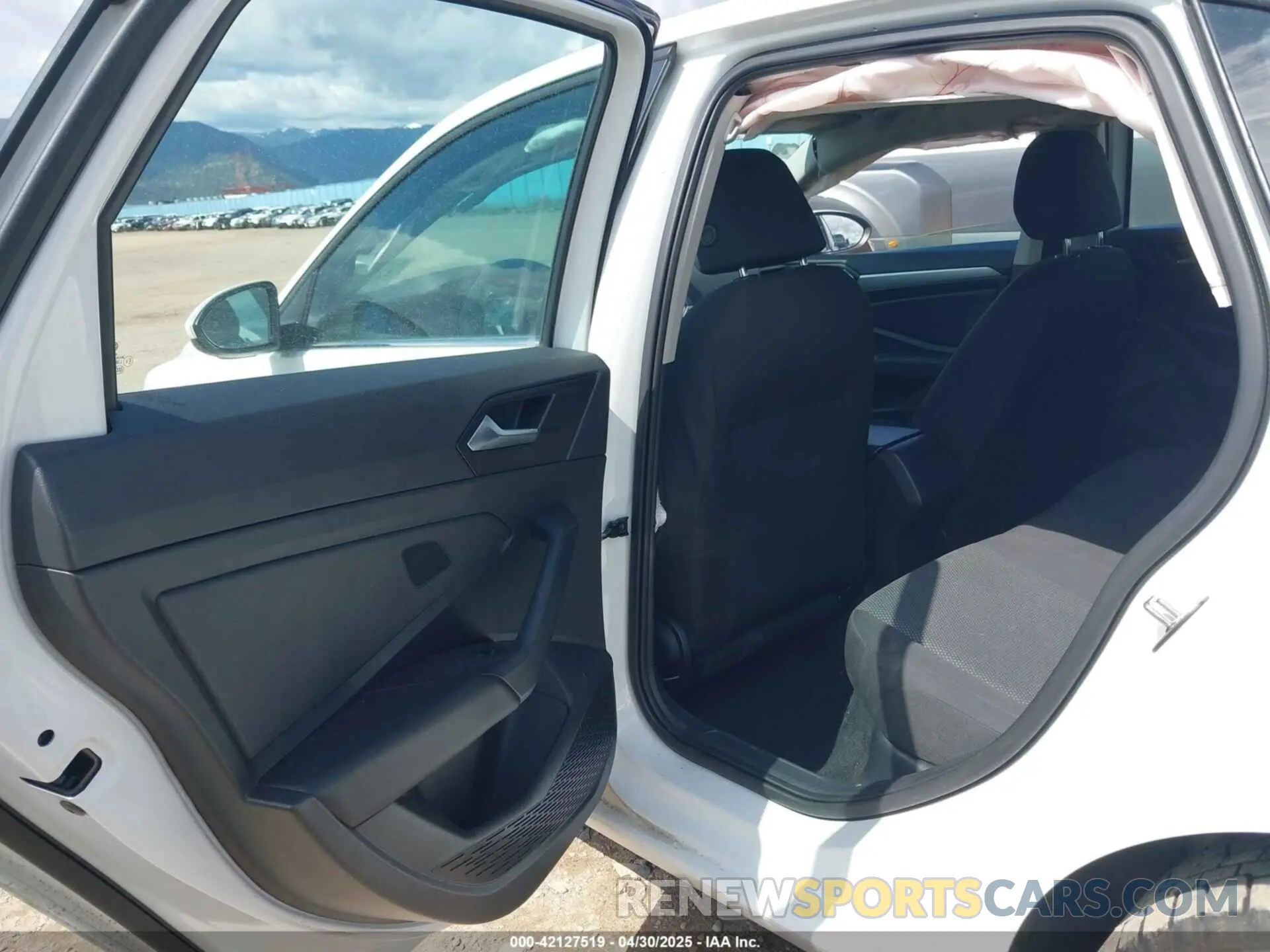 8 Photograph of a damaged car 3VWN57BU6KM238724 VOLKSWAGEN JETTA 2019