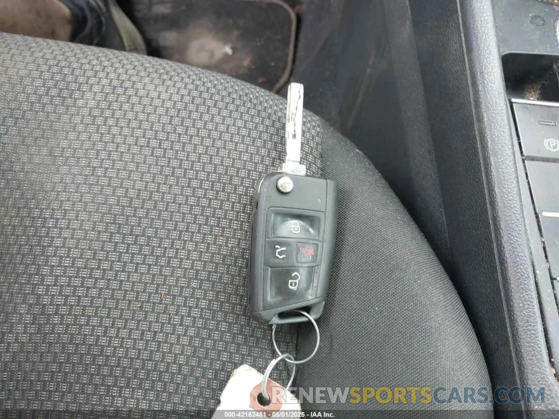 11 Photograph of a damaged car 3VWN57BU8KM006352 VOLKSWAGEN JETTA 2019