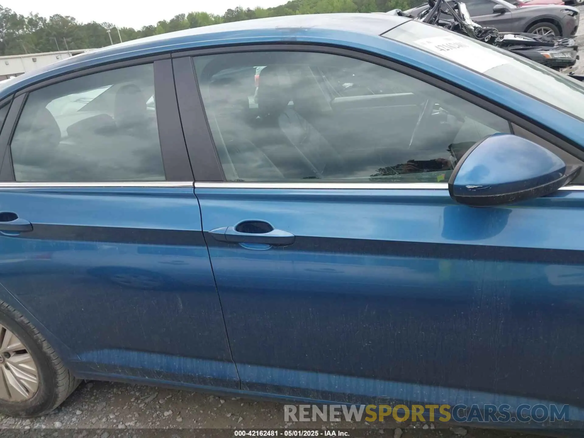 13 Photograph of a damaged car 3VWN57BU8KM006352 VOLKSWAGEN JETTA 2019