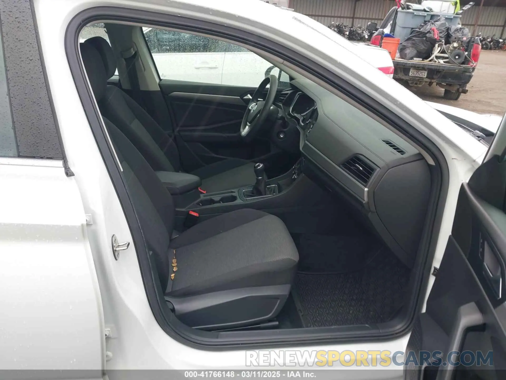 5 Photograph of a damaged car 3VWN57BU9KM099365 VOLKSWAGEN JETTA 2019