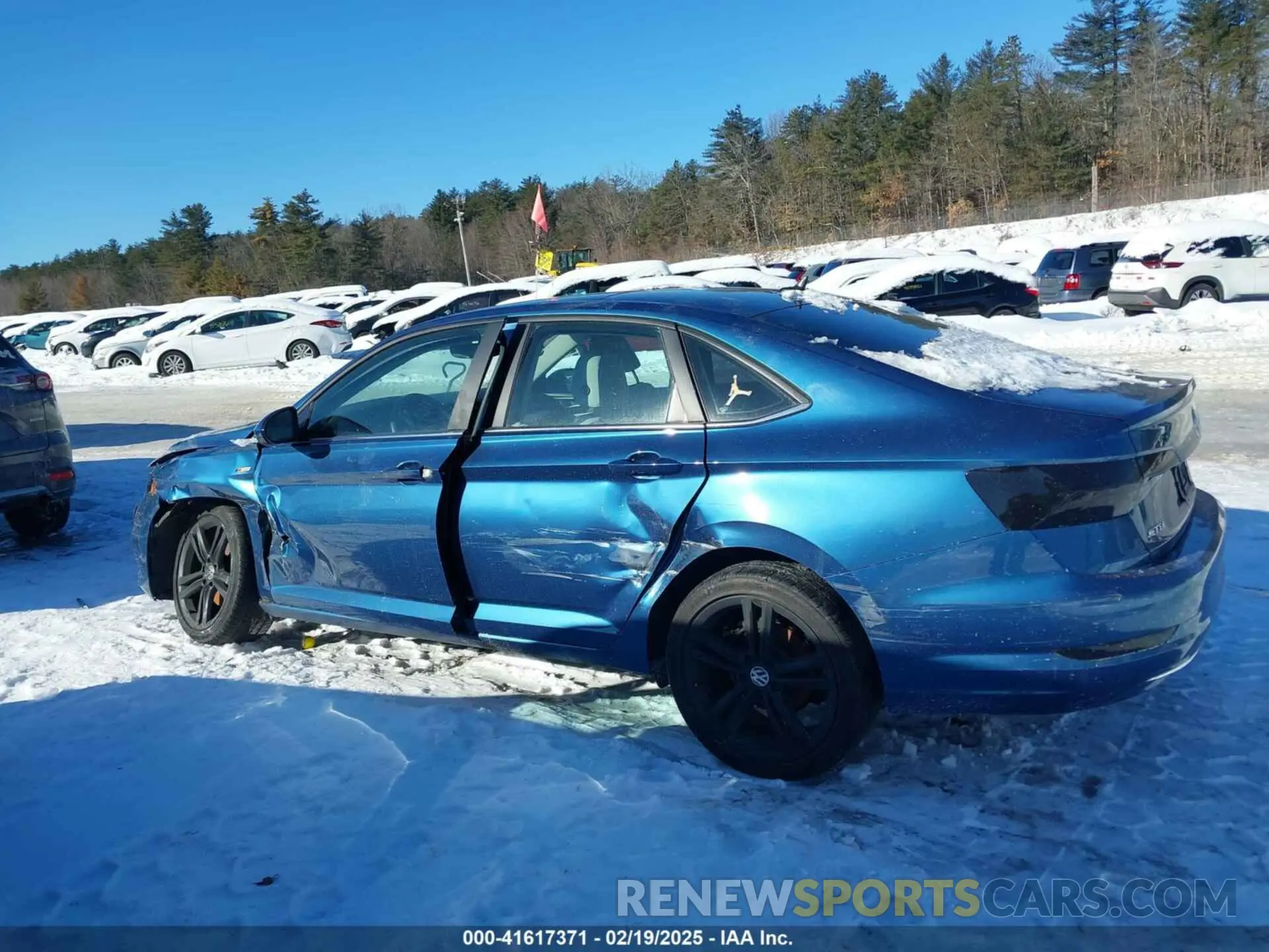 14 Photograph of a damaged car 3VWC57BU0LM090689 VOLKSWAGEN JETTA 2020