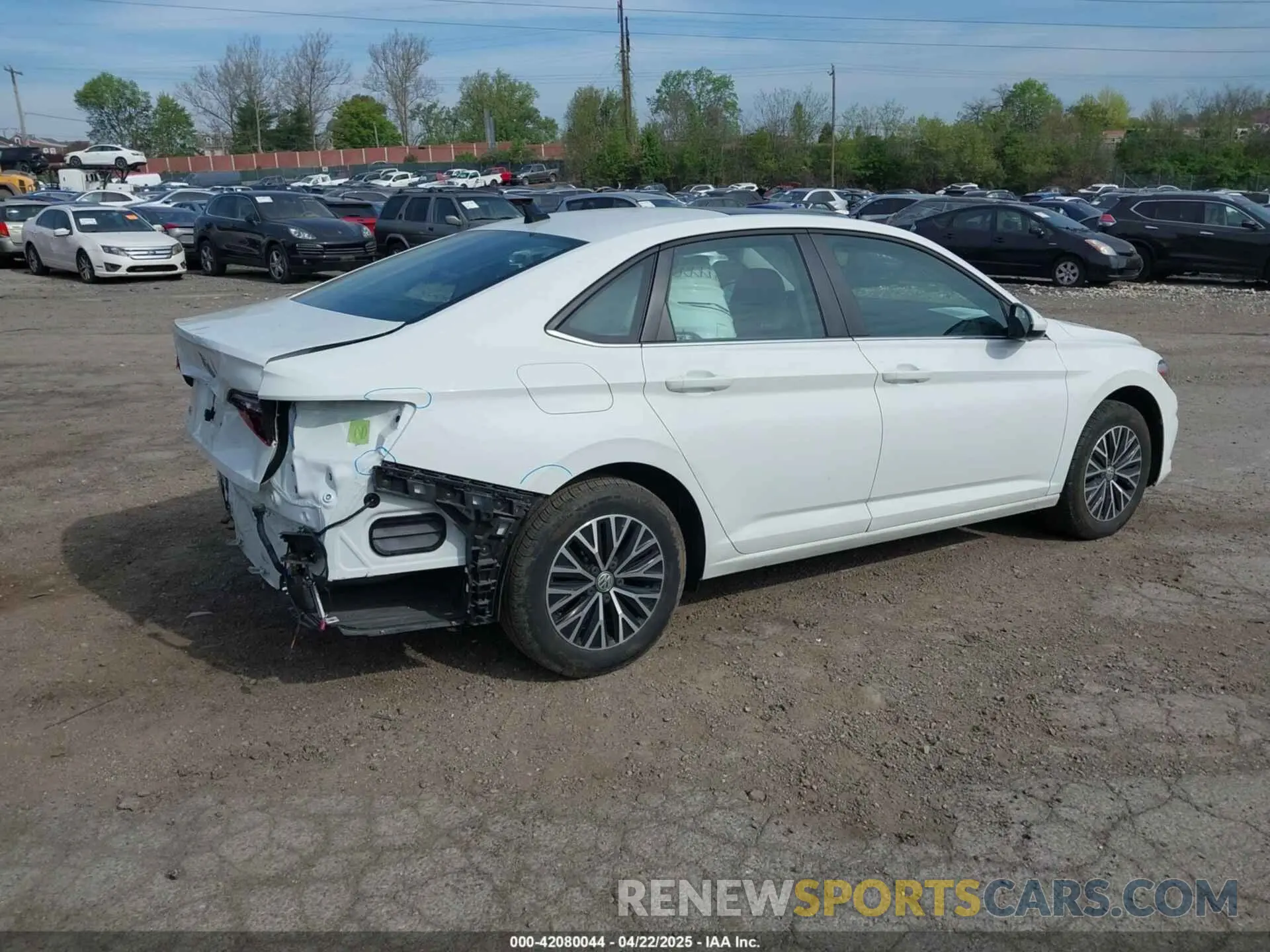 4 Photograph of a damaged car 3VWC57BU1LM083413 VOLKSWAGEN JETTA 2020