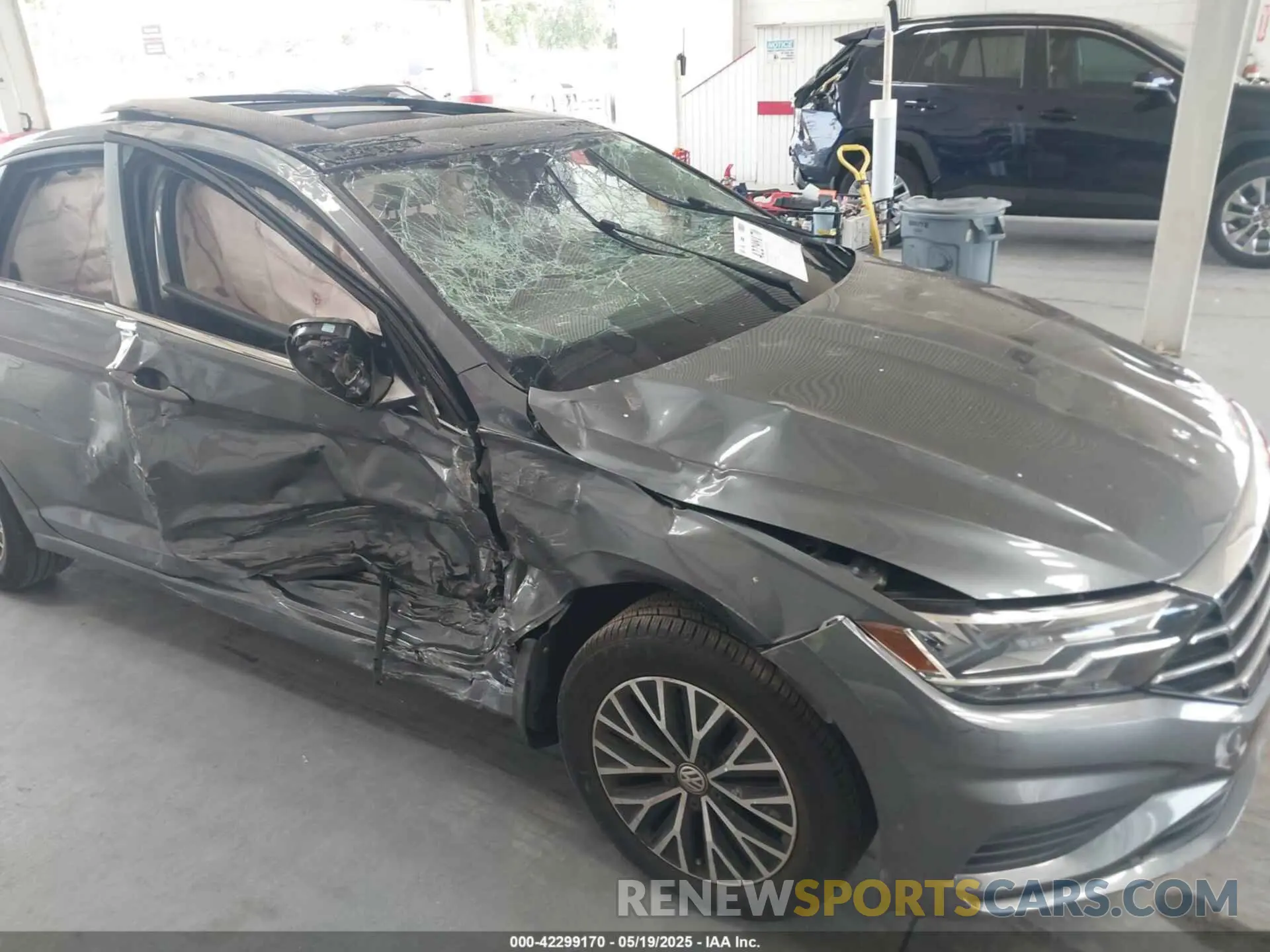 6 Photograph of a damaged car 3VWC57BU2LM083601 VOLKSWAGEN JETTA 2020