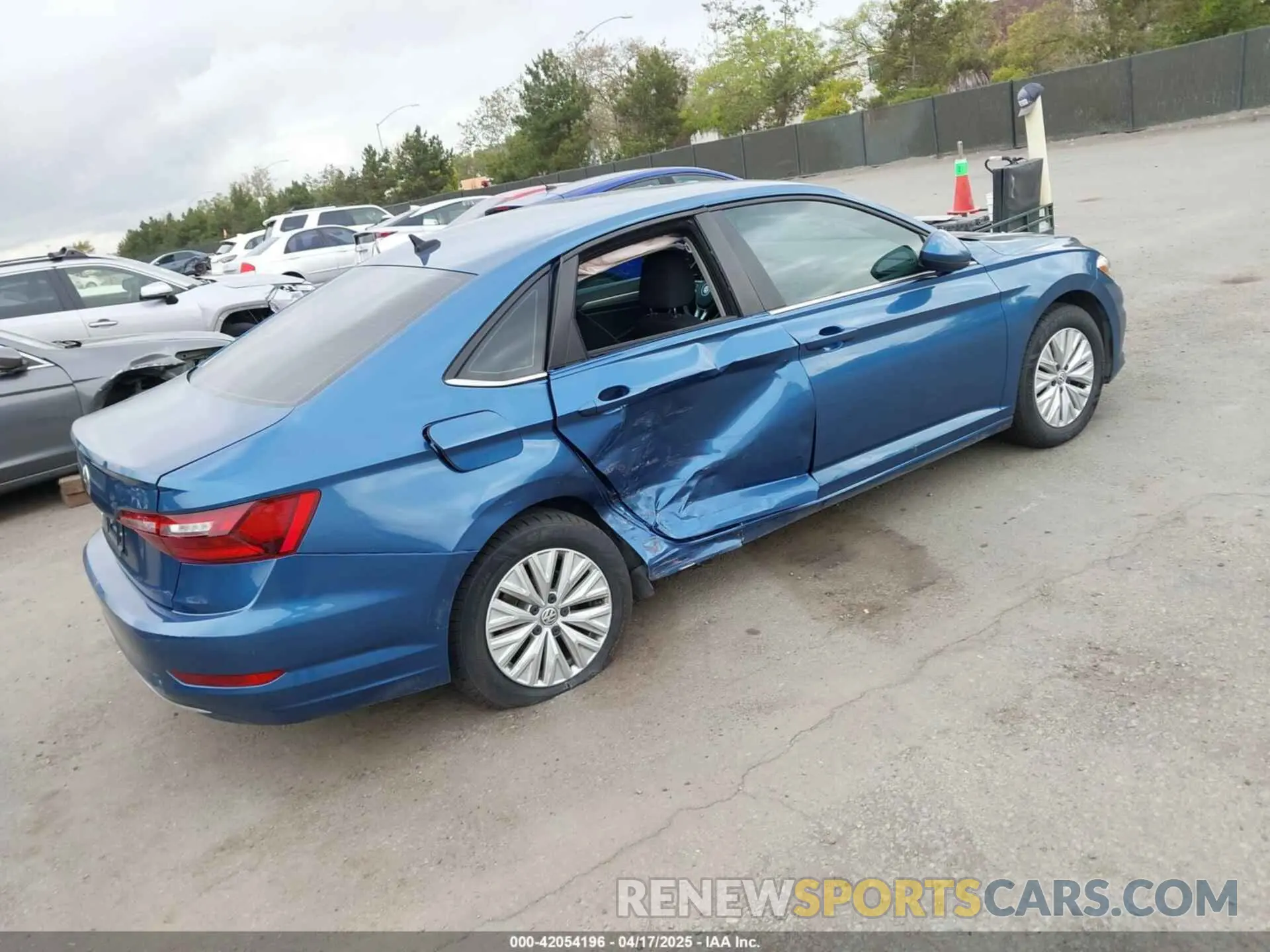 4 Photograph of a damaged car 3VWC57BU2LM086126 VOLKSWAGEN JETTA 2020