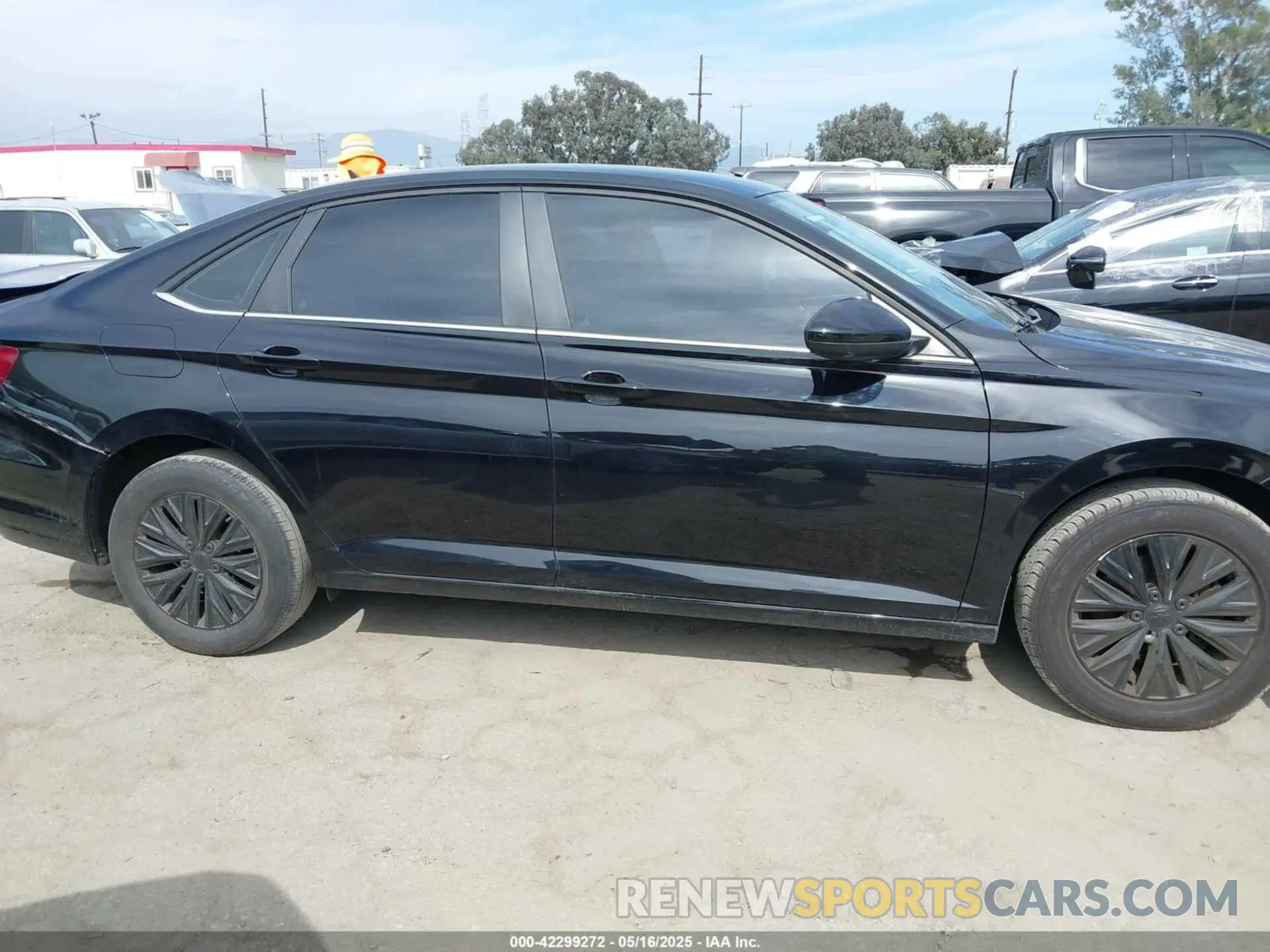 13 Photograph of a damaged car 3VWC57BU2LM086319 VOLKSWAGEN JETTA 2020