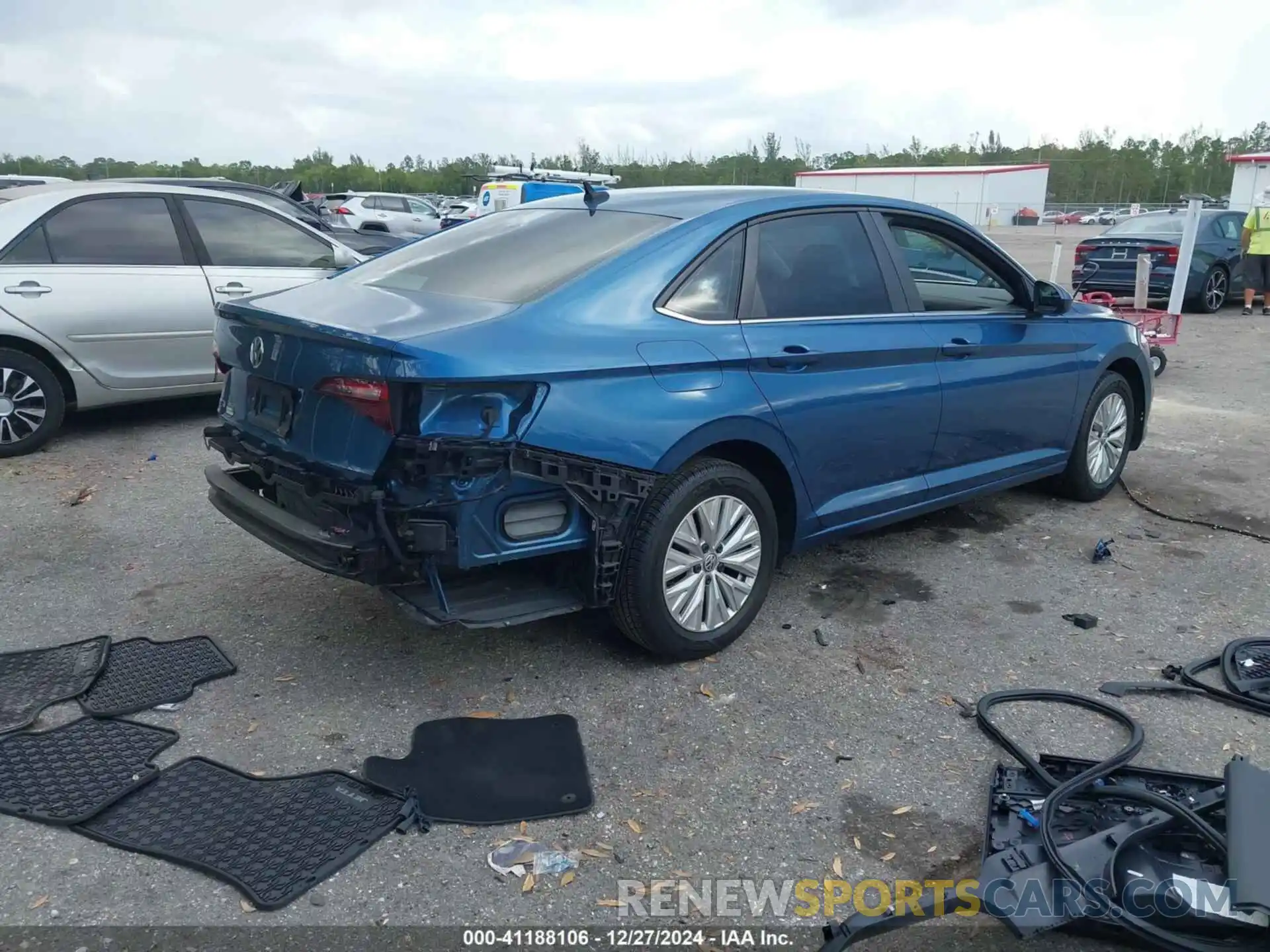 4 Photograph of a damaged car 3VWC57BU3LM106027 VOLKSWAGEN JETTA 2020