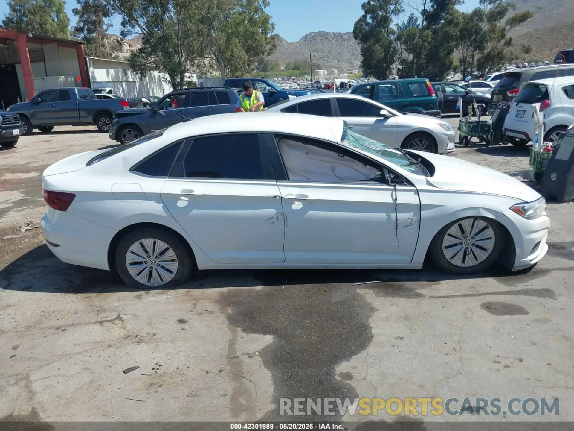 13 Photograph of a damaged car 3VWC57BU4LM102844 VOLKSWAGEN JETTA 2020