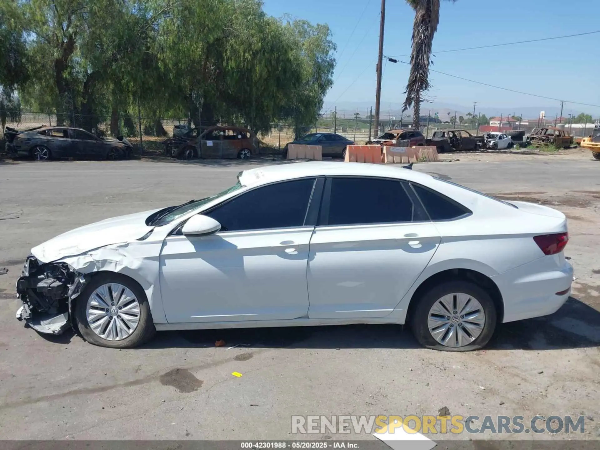 14 Photograph of a damaged car 3VWC57BU4LM102844 VOLKSWAGEN JETTA 2020