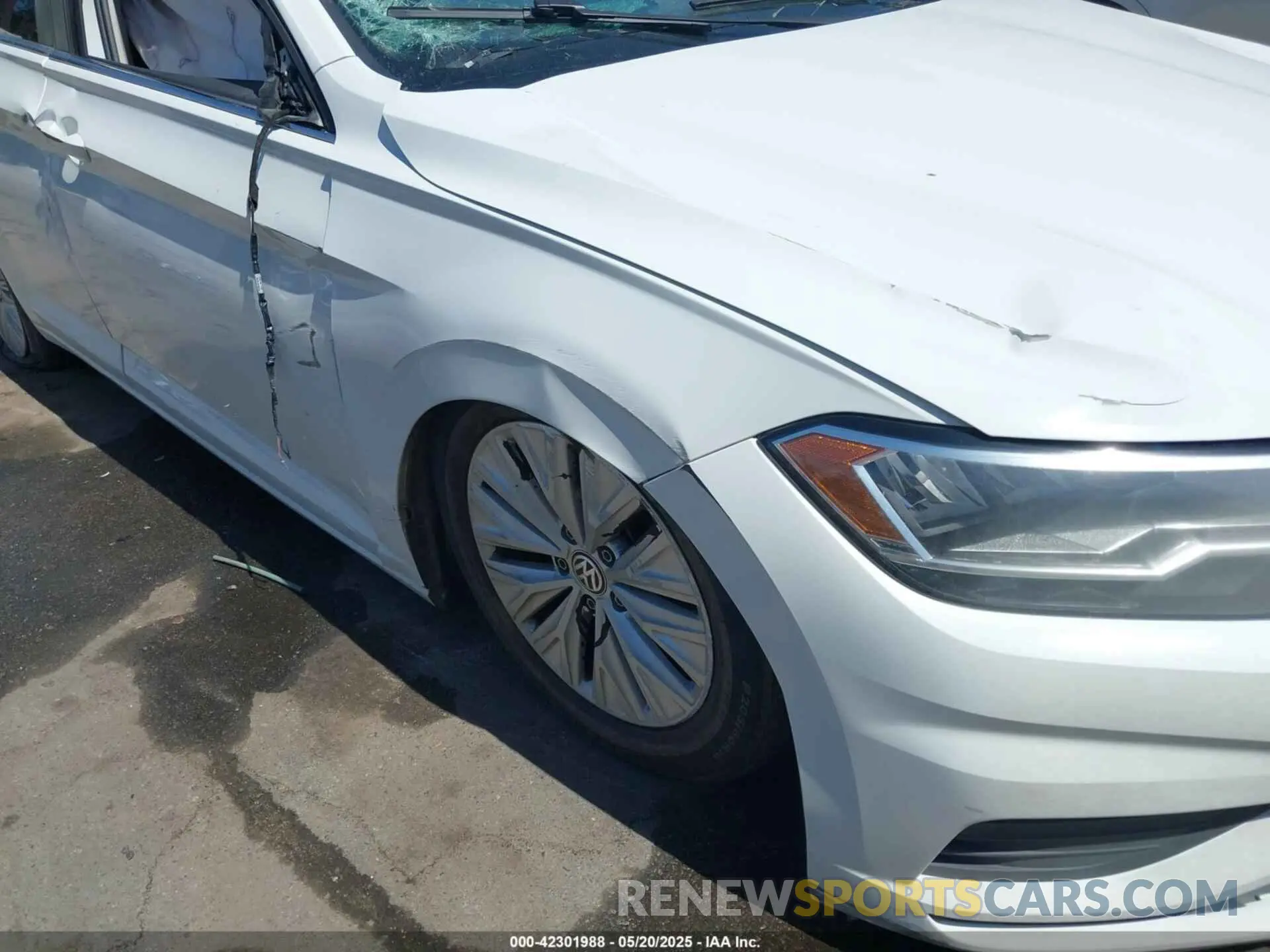 20 Photograph of a damaged car 3VWC57BU4LM102844 VOLKSWAGEN JETTA 2020