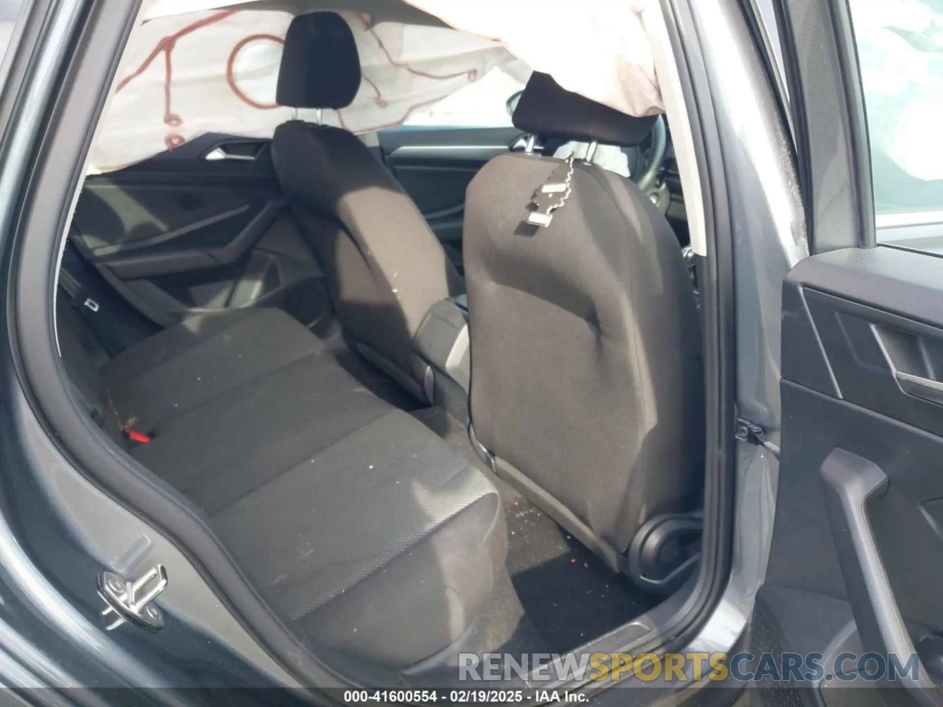 8 Photograph of a damaged car 3VWC57BU5LM094530 VOLKSWAGEN JETTA 2020