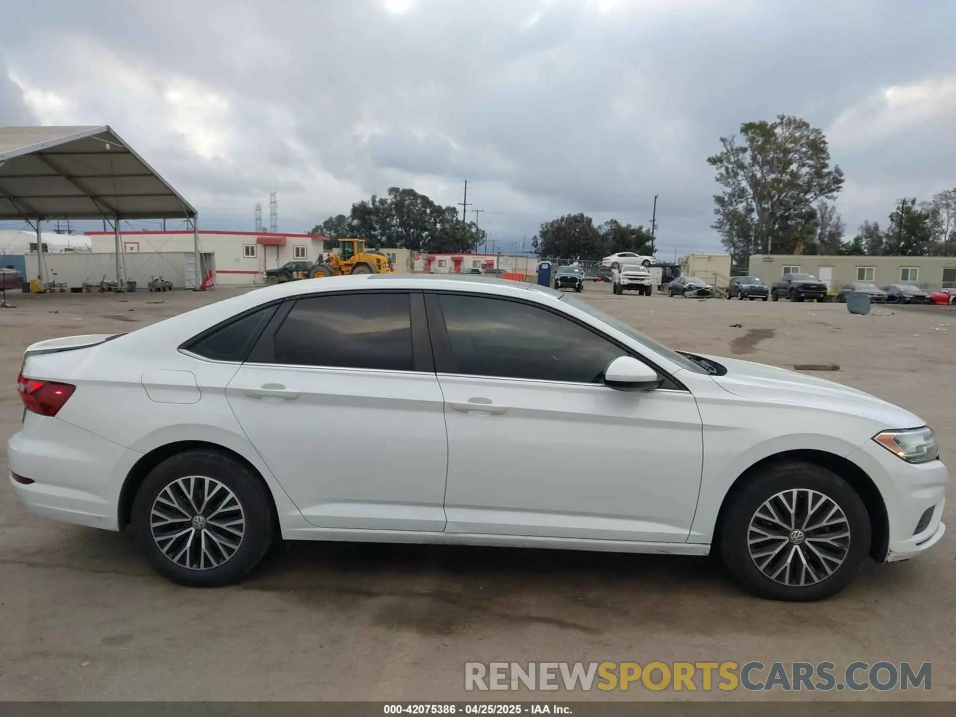13 Photograph of a damaged car 3VWC57BU6LM101081 VOLKSWAGEN JETTA 2020