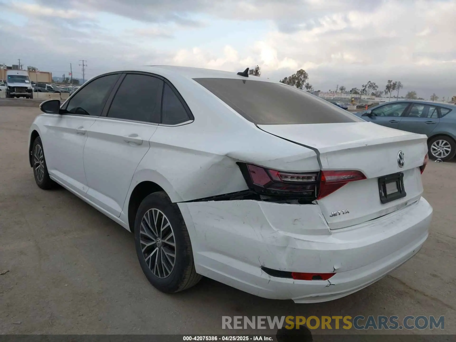 3 Photograph of a damaged car 3VWC57BU6LM101081 VOLKSWAGEN JETTA 2020