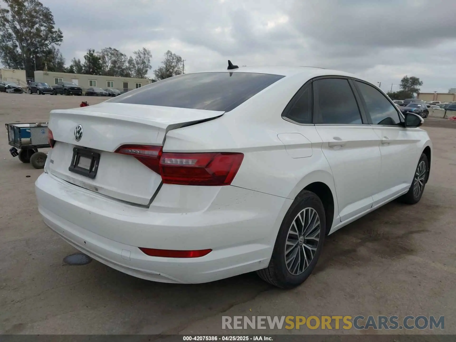 4 Photograph of a damaged car 3VWC57BU6LM101081 VOLKSWAGEN JETTA 2020