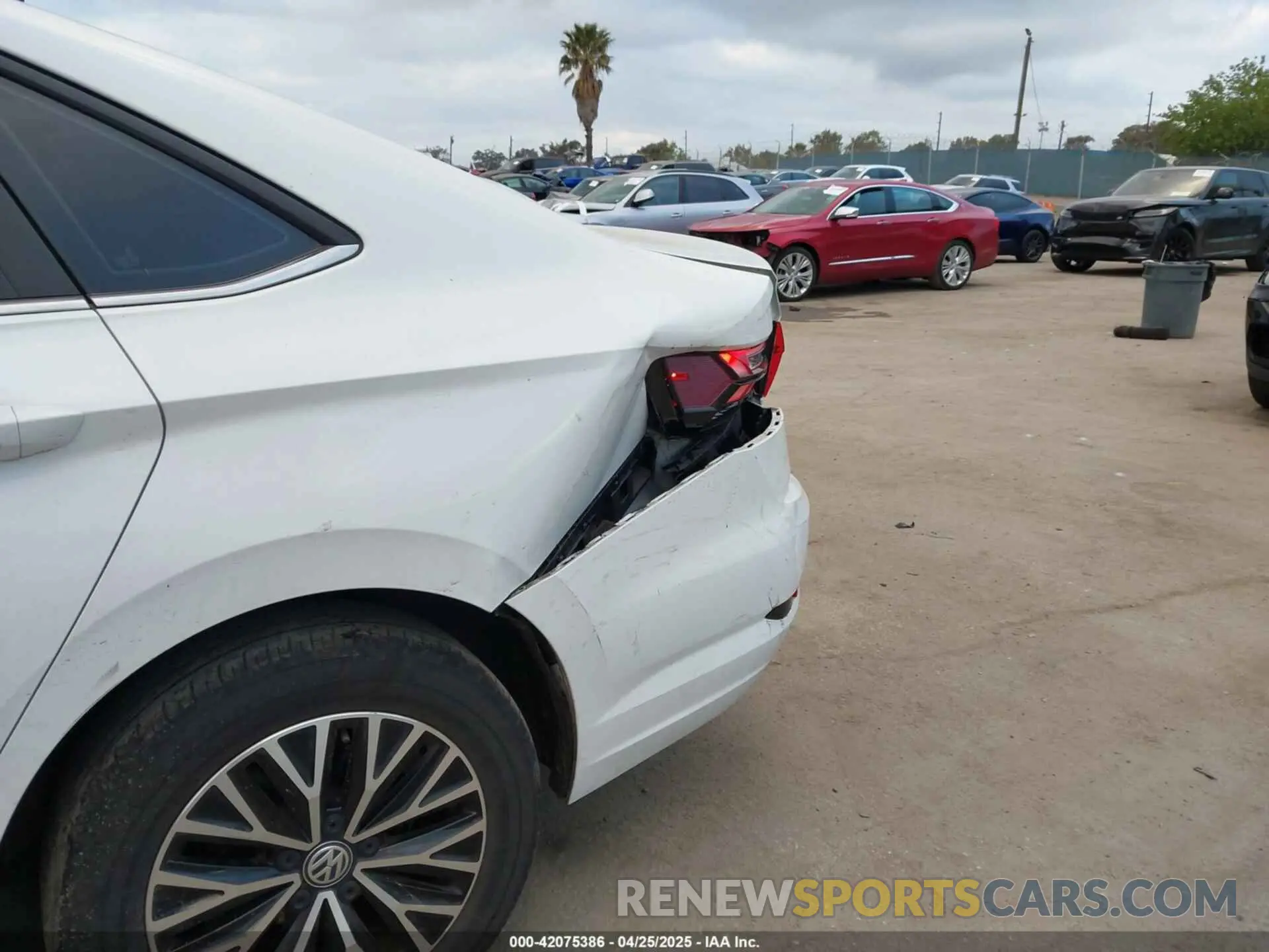 6 Photograph of a damaged car 3VWC57BU6LM101081 VOLKSWAGEN JETTA 2020
