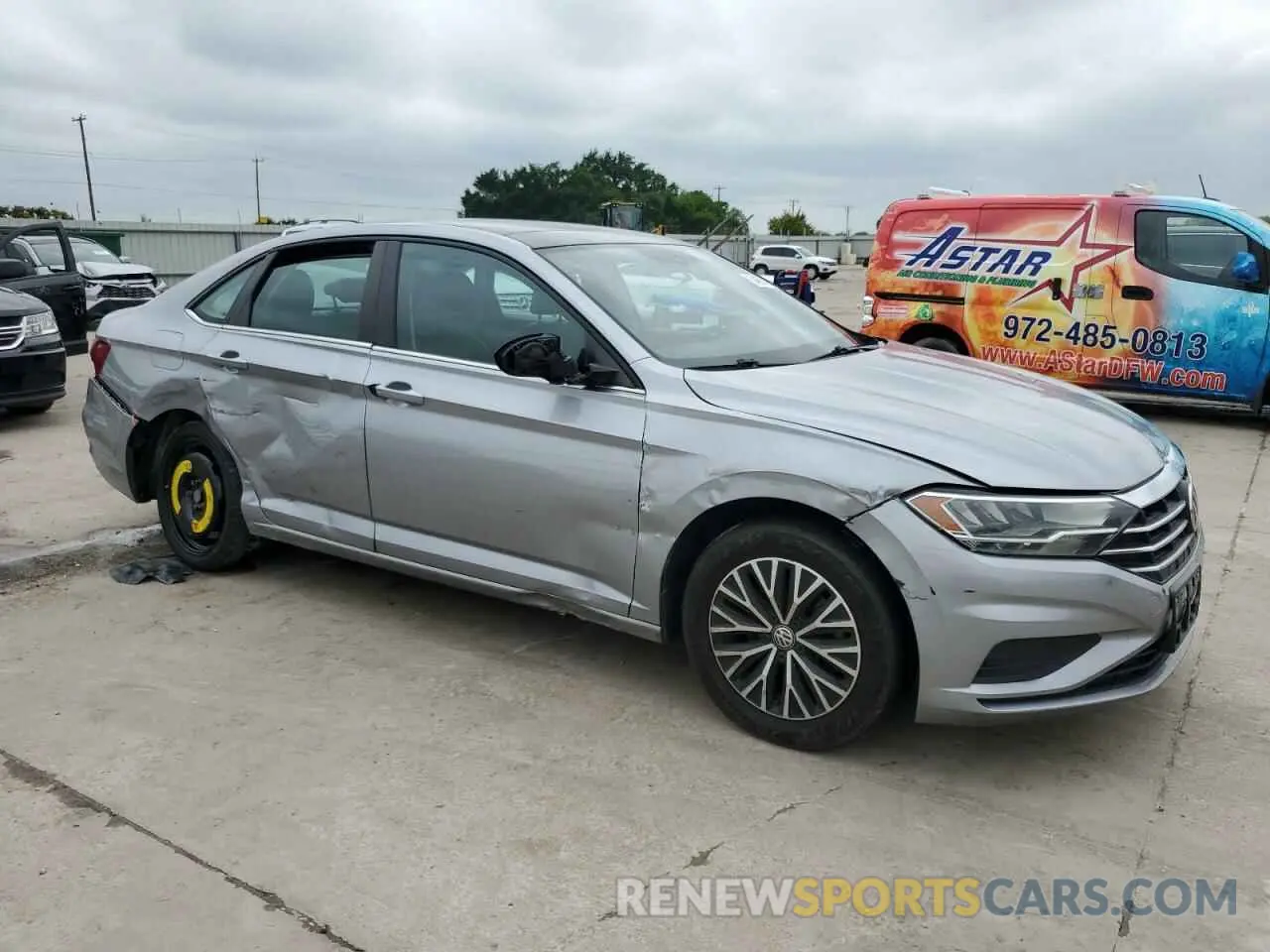 4 Photograph of a damaged car 3VWC57BU6LM104790 VOLKSWAGEN JETTA 2020