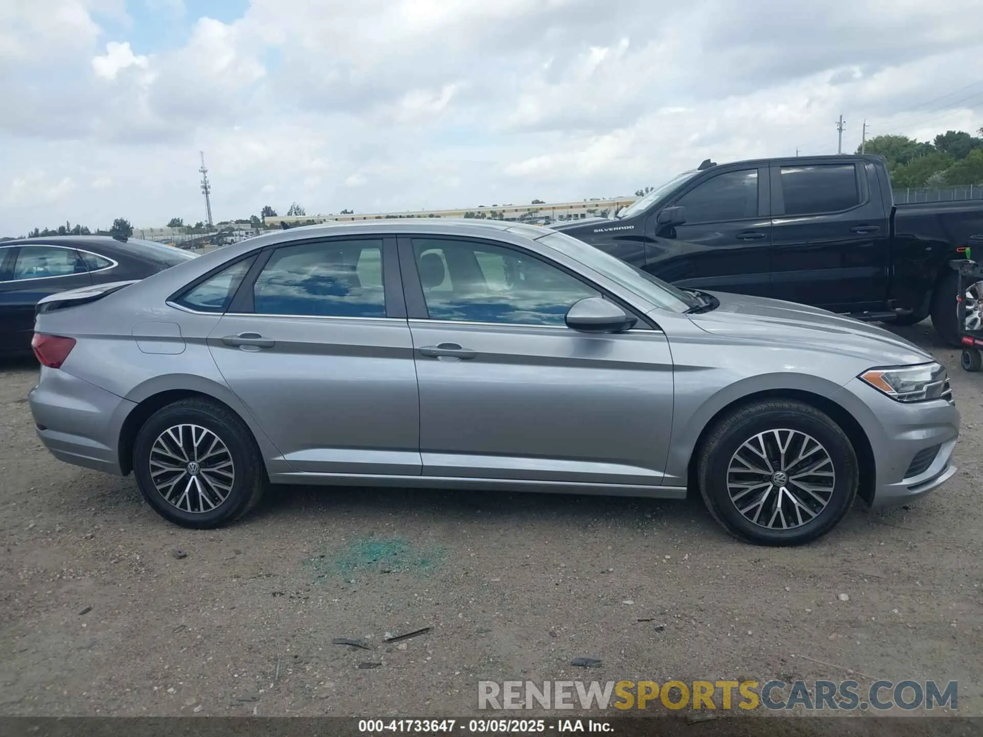 13 Photograph of a damaged car 3VWC57BU7LM105799 VOLKSWAGEN JETTA 2020