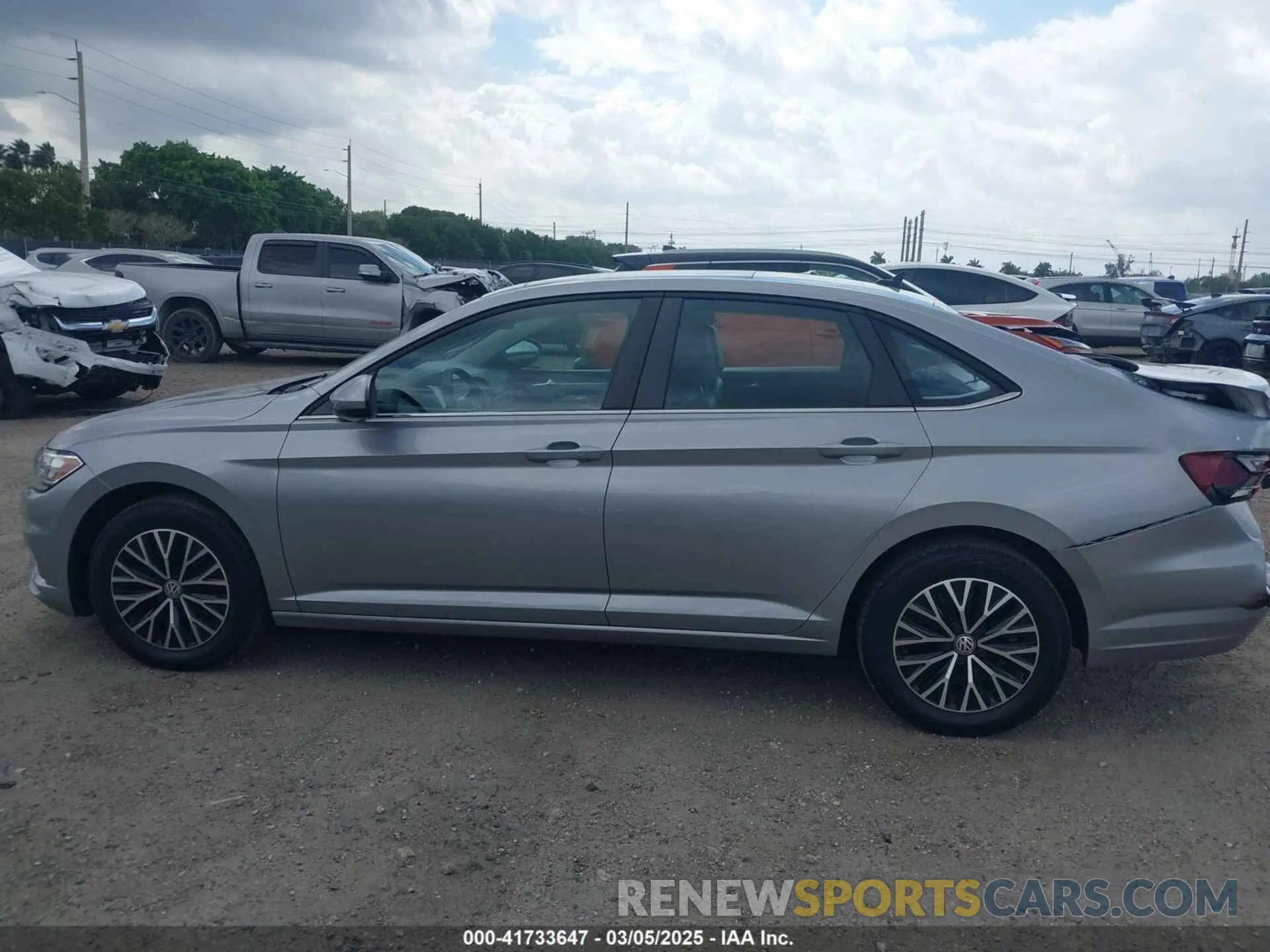 14 Photograph of a damaged car 3VWC57BU7LM105799 VOLKSWAGEN JETTA 2020