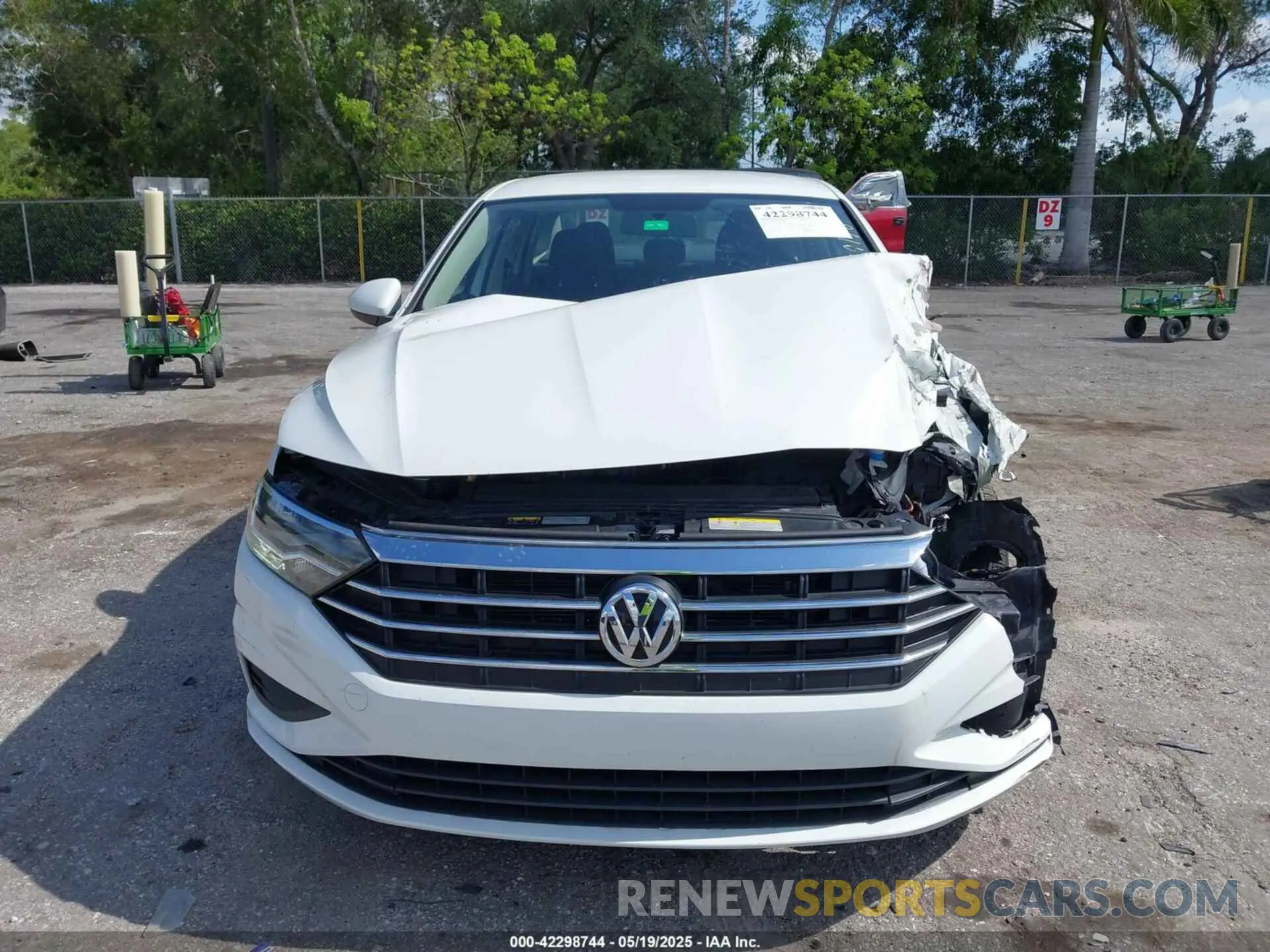 13 Photograph of a damaged car 3VWC57BU8LM079178 VOLKSWAGEN JETTA 2020