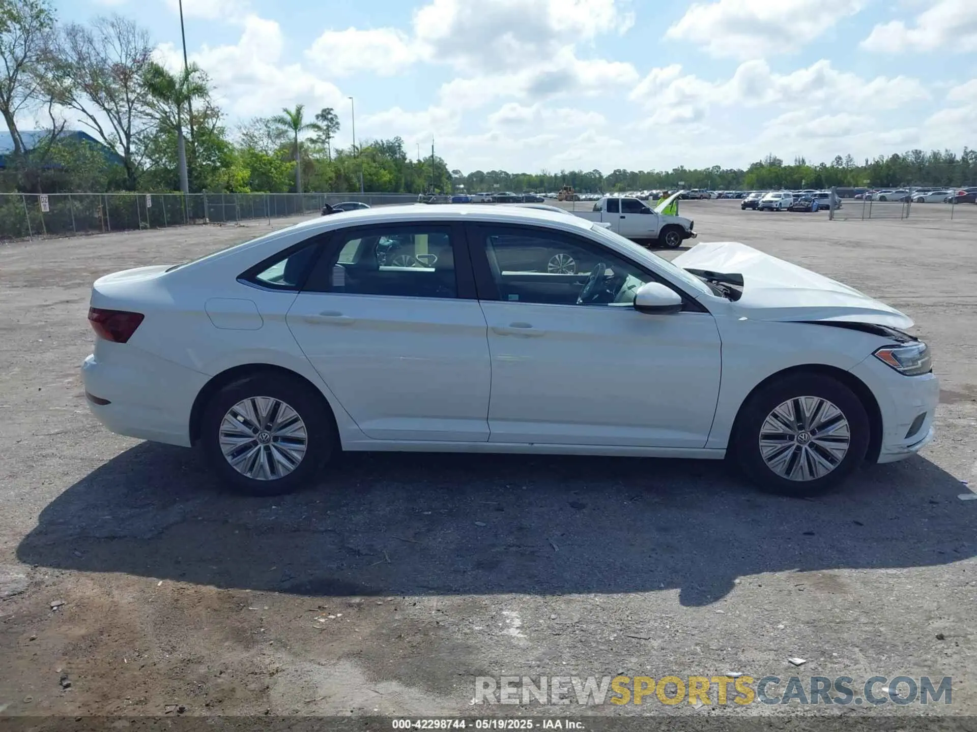 14 Photograph of a damaged car 3VWC57BU8LM079178 VOLKSWAGEN JETTA 2020